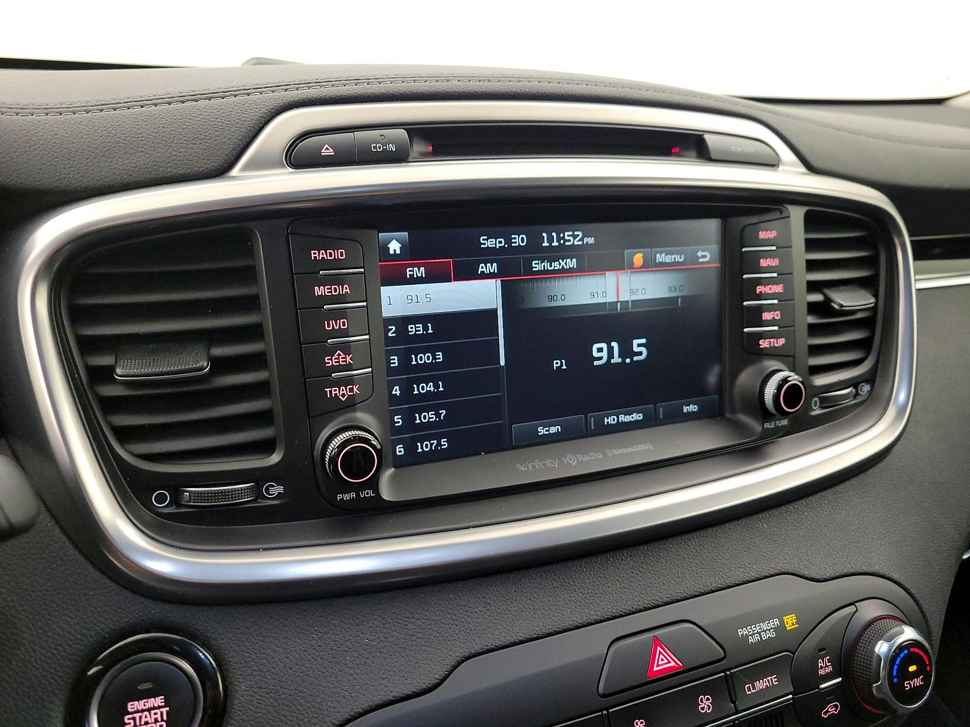 Thumbnail: 2016 Kia Sorento - 16