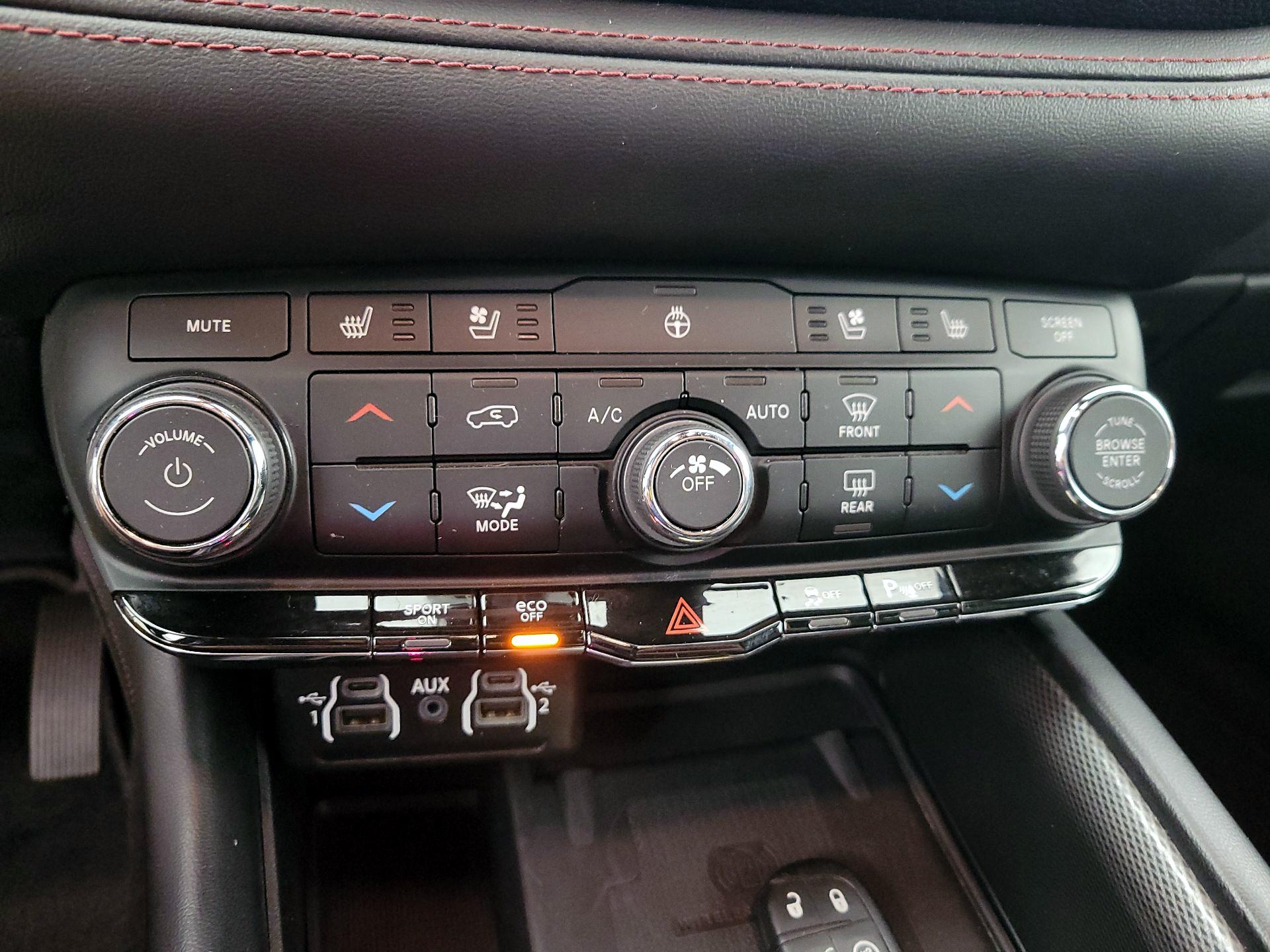 Thumbnail: 2022 Dodge Durango - 17