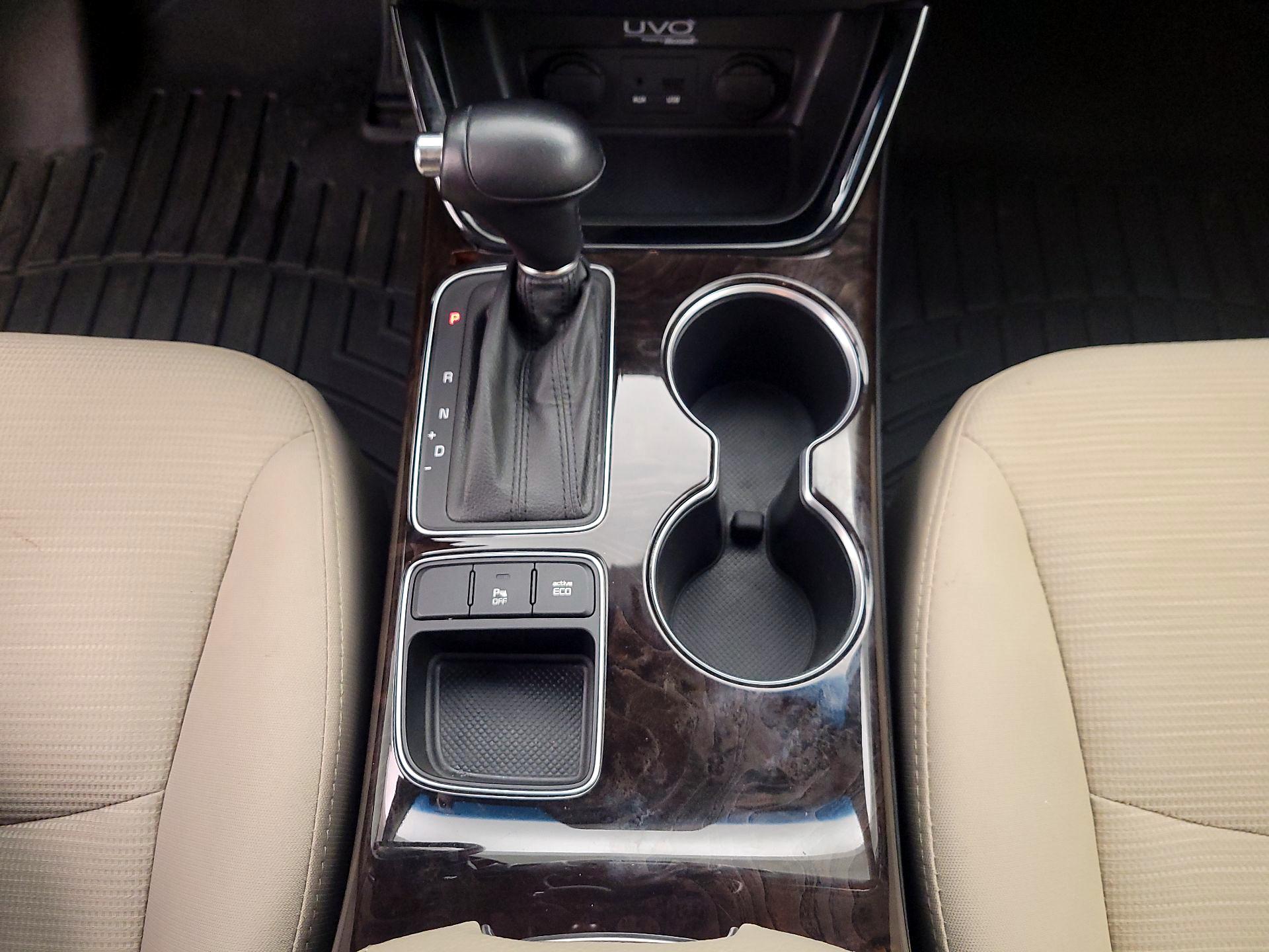 Thumbnail: 2015 Kia Sorento - 17