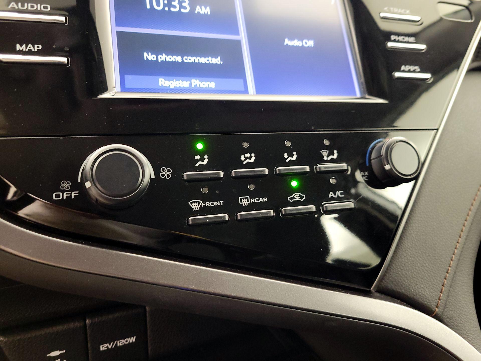 Thumbnail: 2019 Toyota Camry - 16