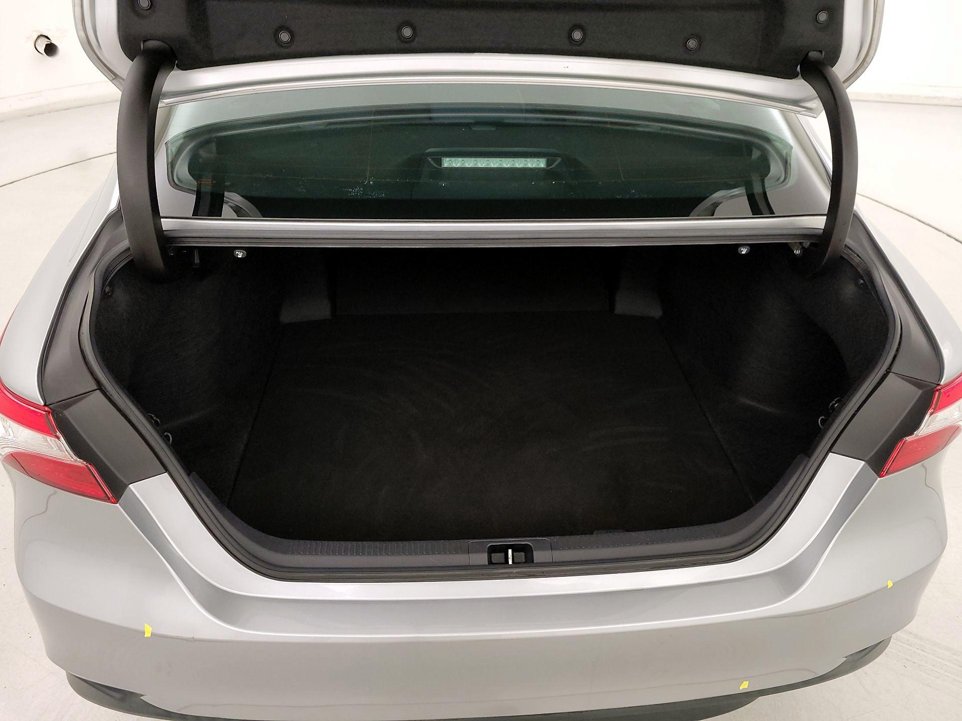 Thumbnail: 2019 Toyota Camry - 20
