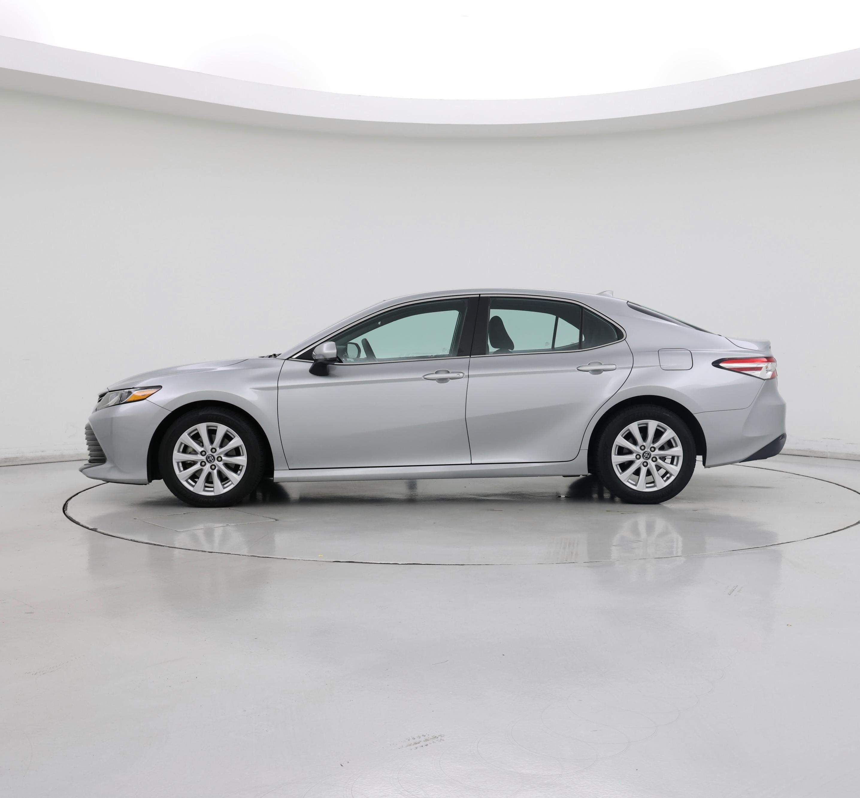 Thumbnail: 2019 Toyota Camry - 3