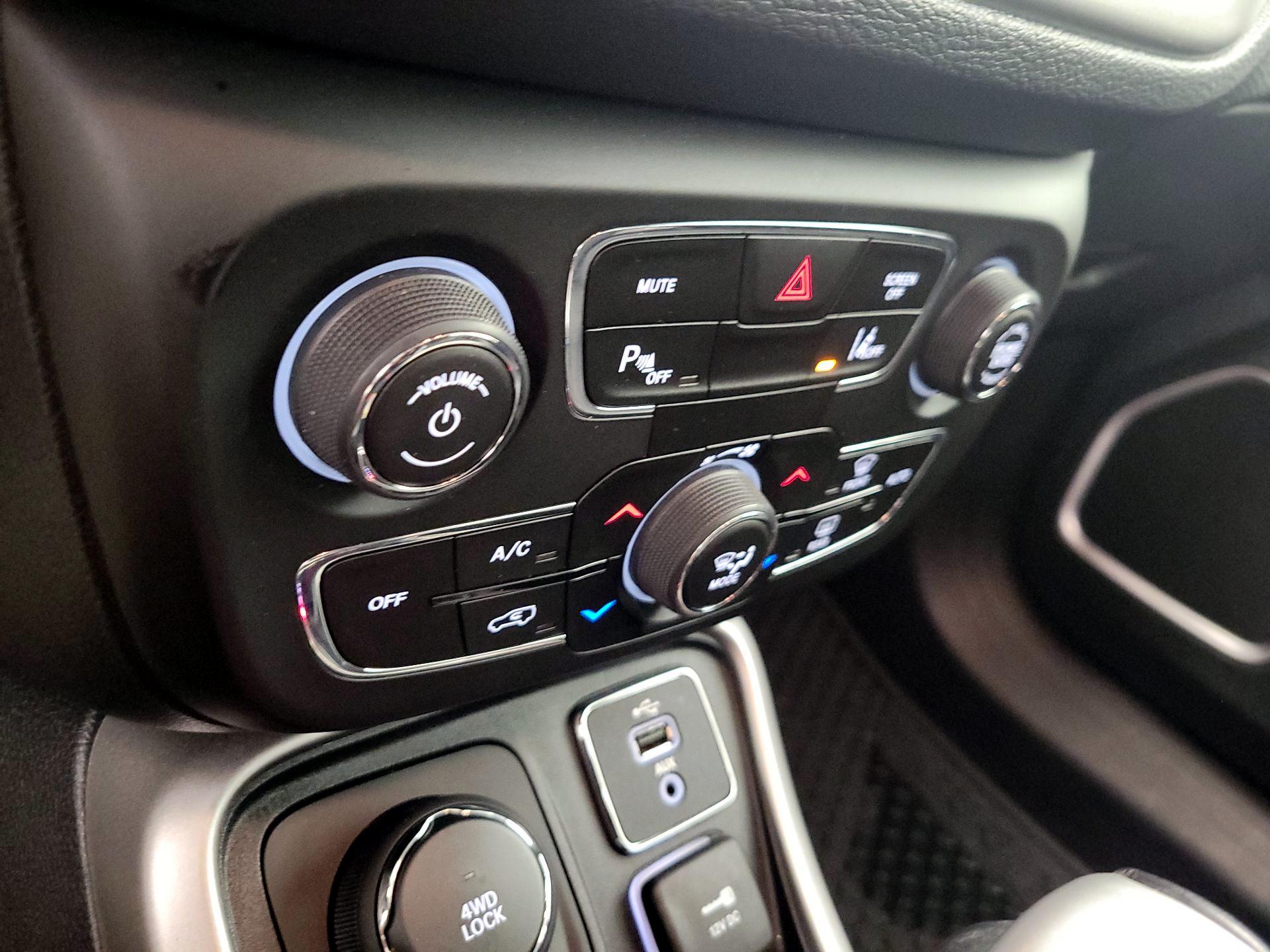 Thumbnail: 2018 Jeep Compass - 16
