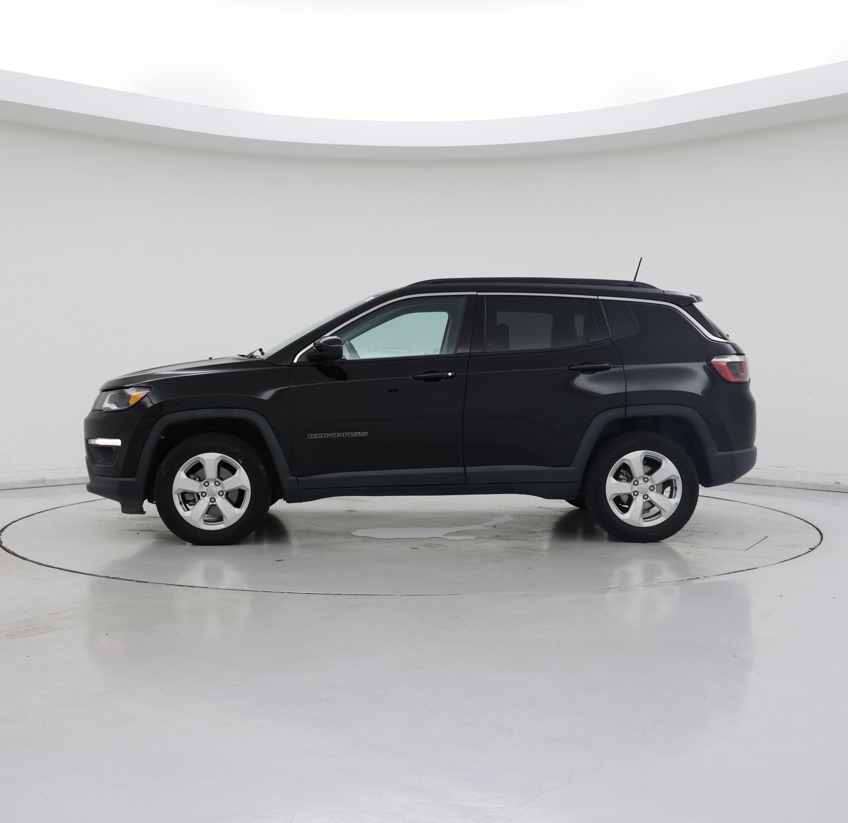 Thumbnail: 2018 Jeep Compass - 3