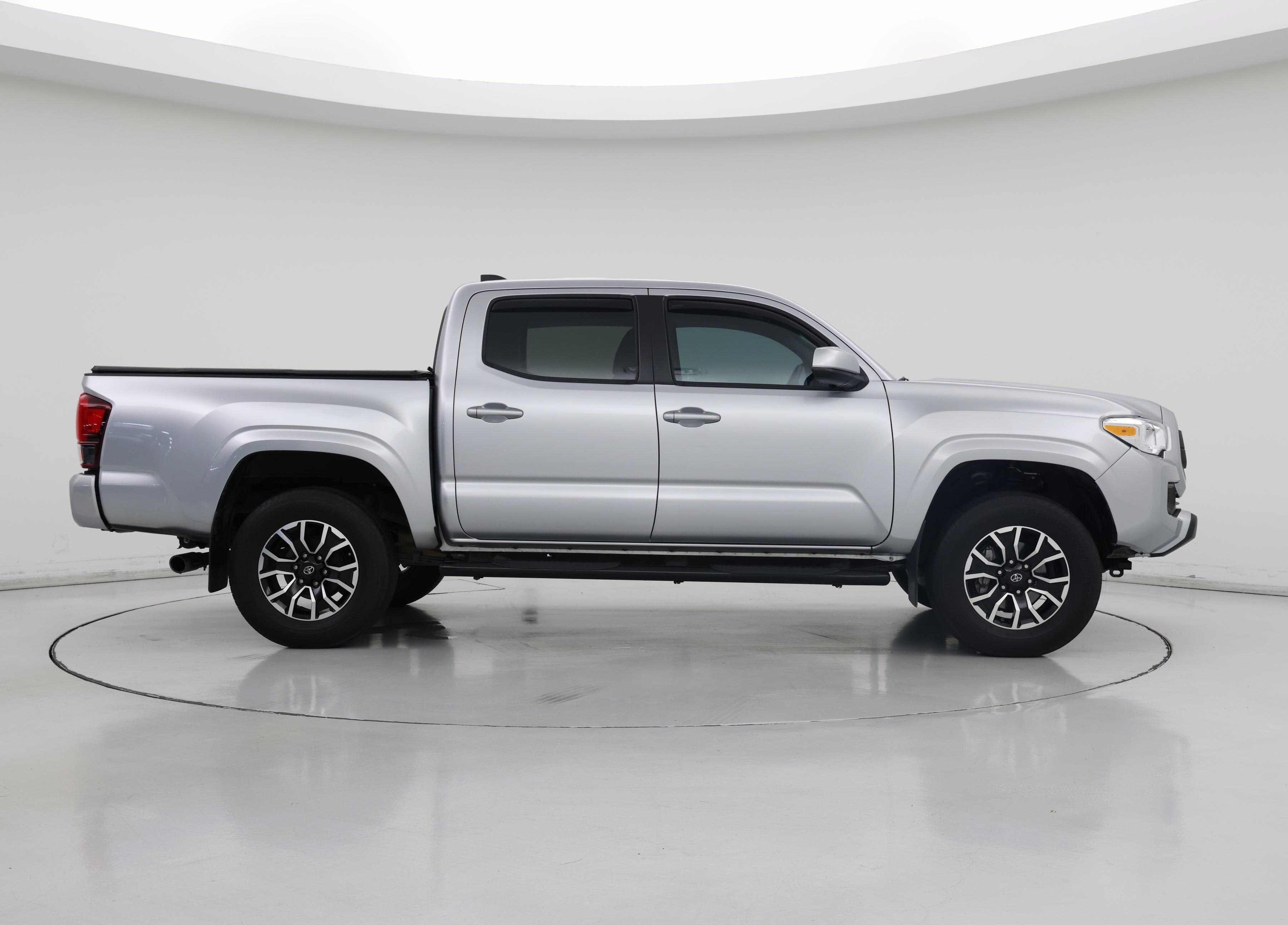 Thumbnail: 2022 Toyota Tacoma - 7
