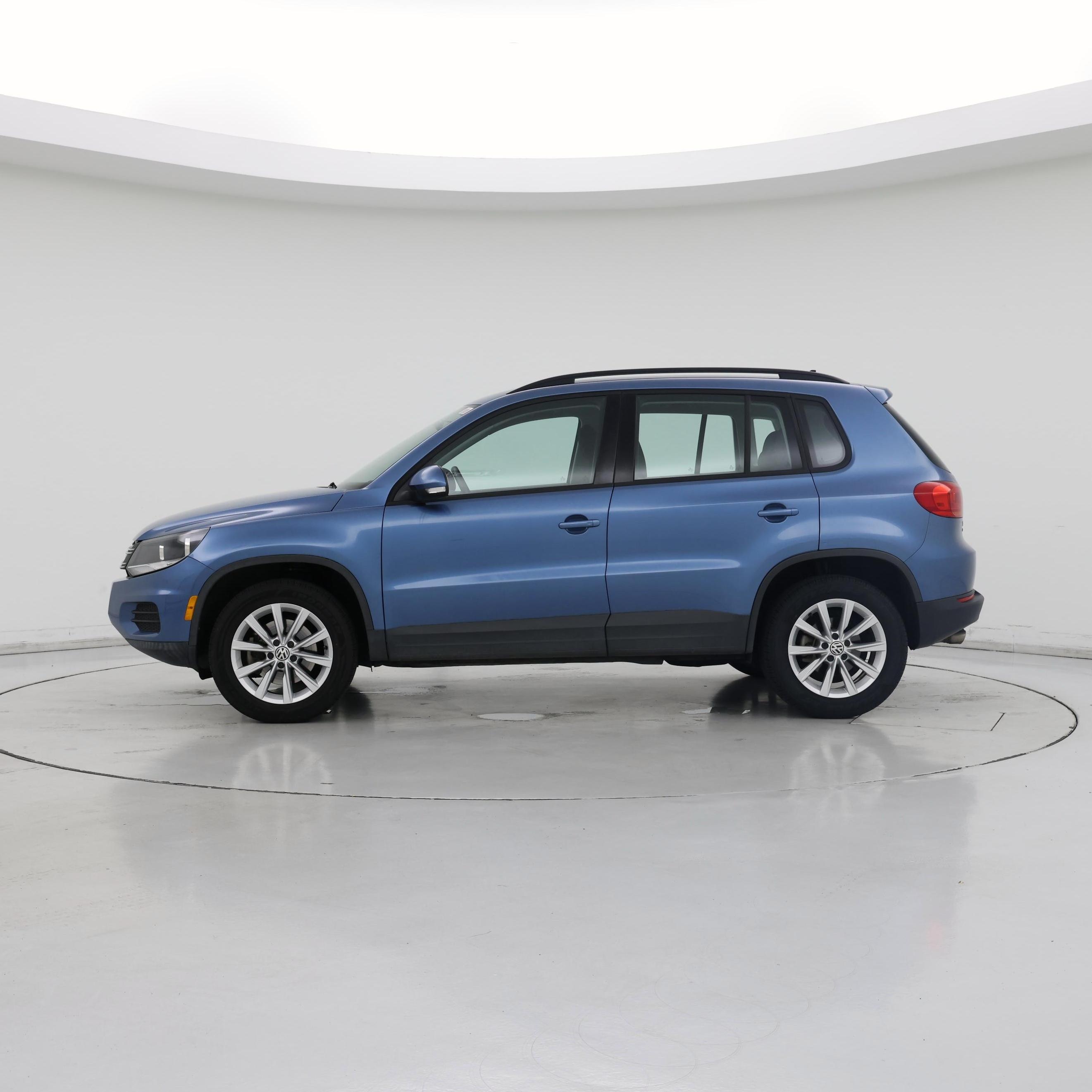 Thumbnail: 2017 Volkswagen Tiguan - 3