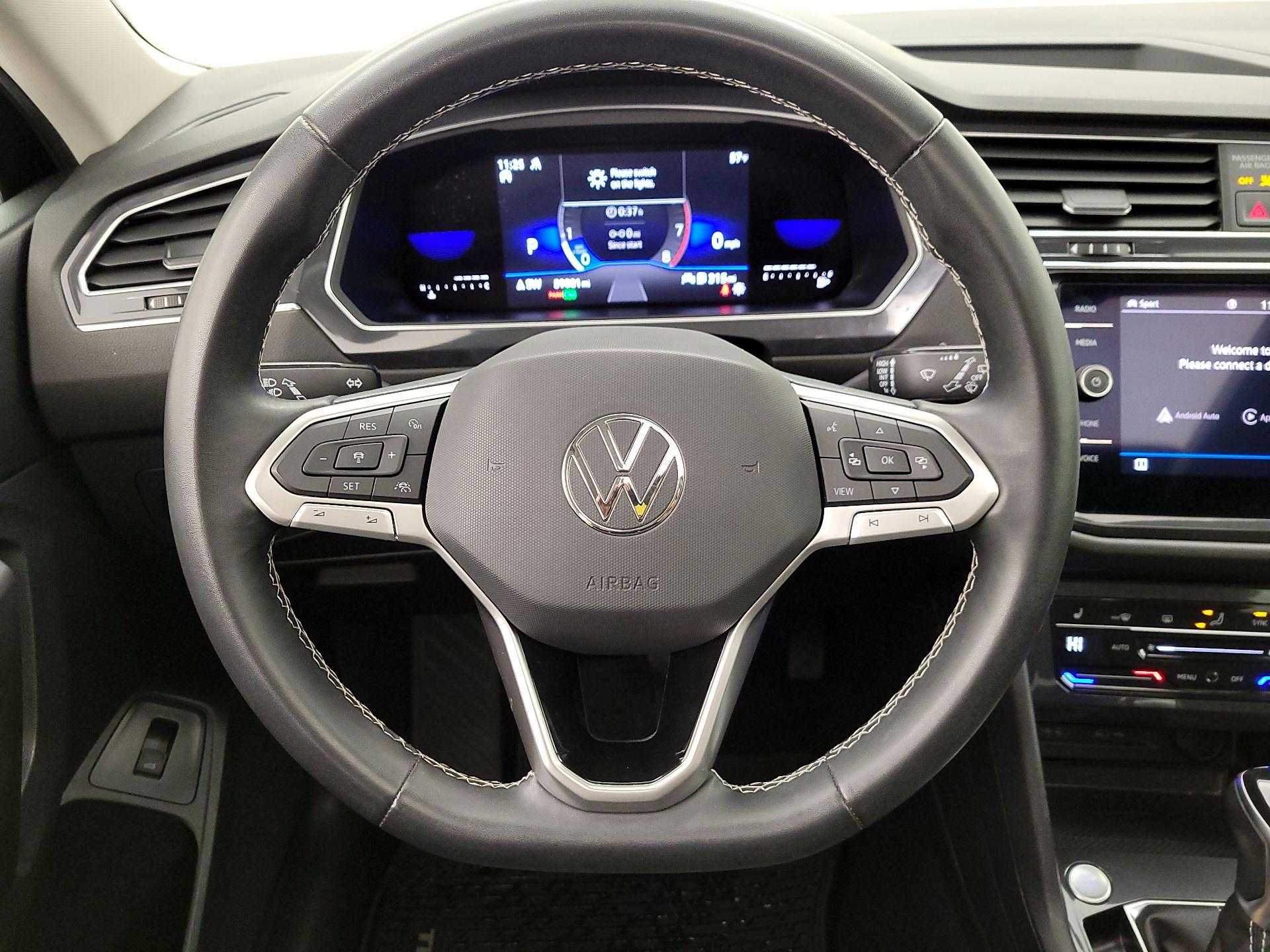 Thumbnail: 2022 Volkswagen Tiguan - 10