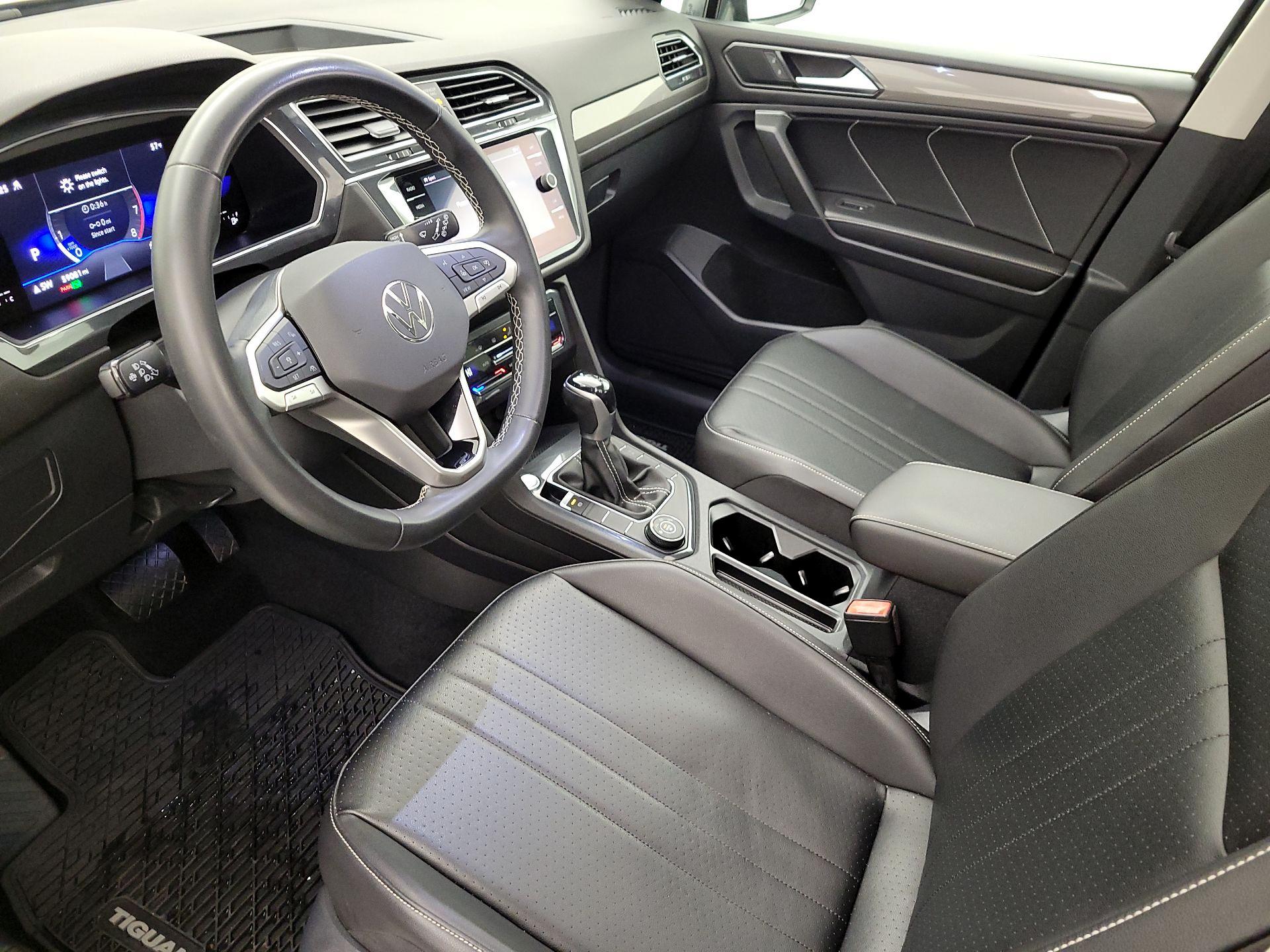 Thumbnail: 2022 Volkswagen Tiguan - 11