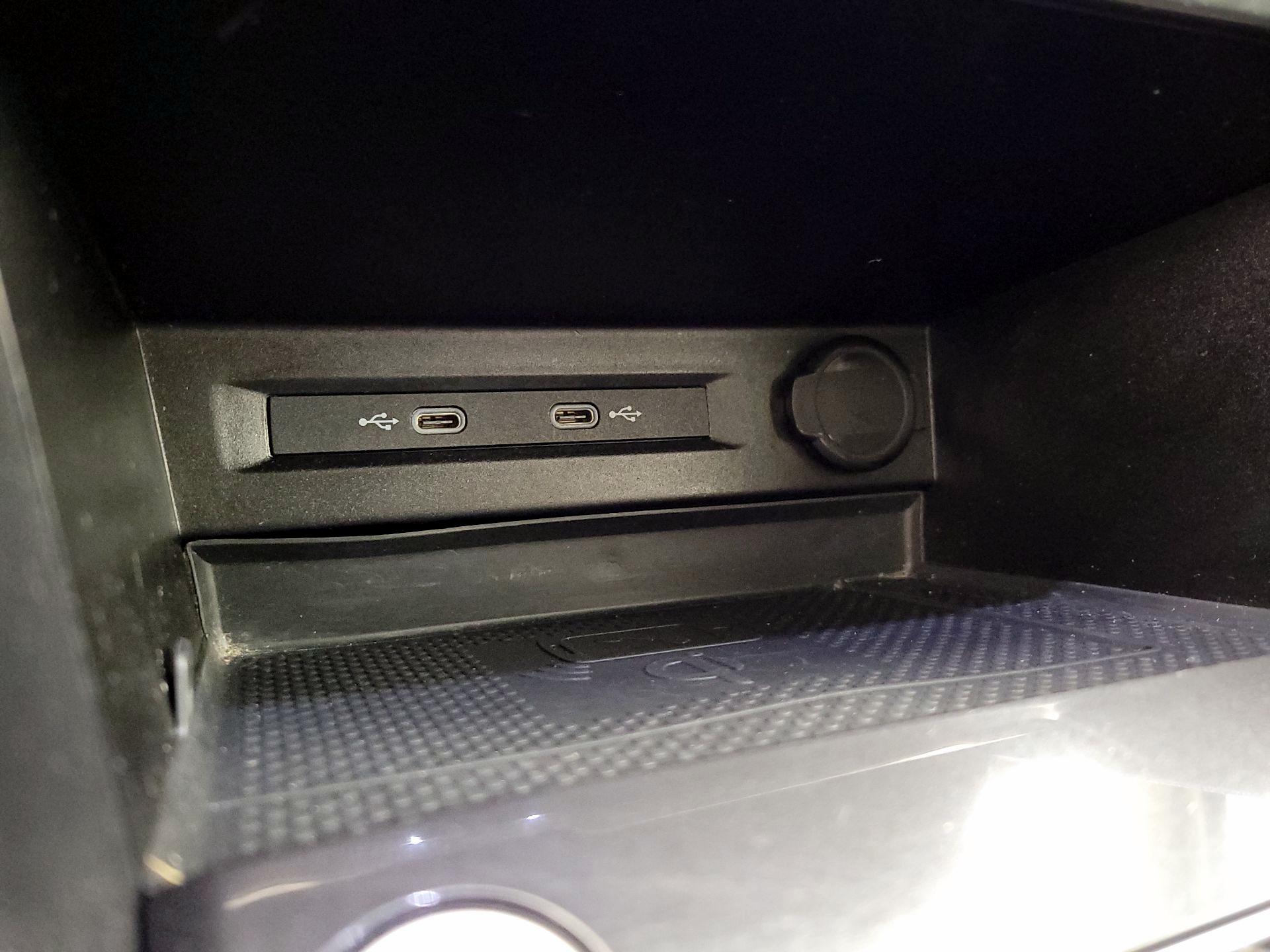 Thumbnail: 2022 Volkswagen Tiguan - 18