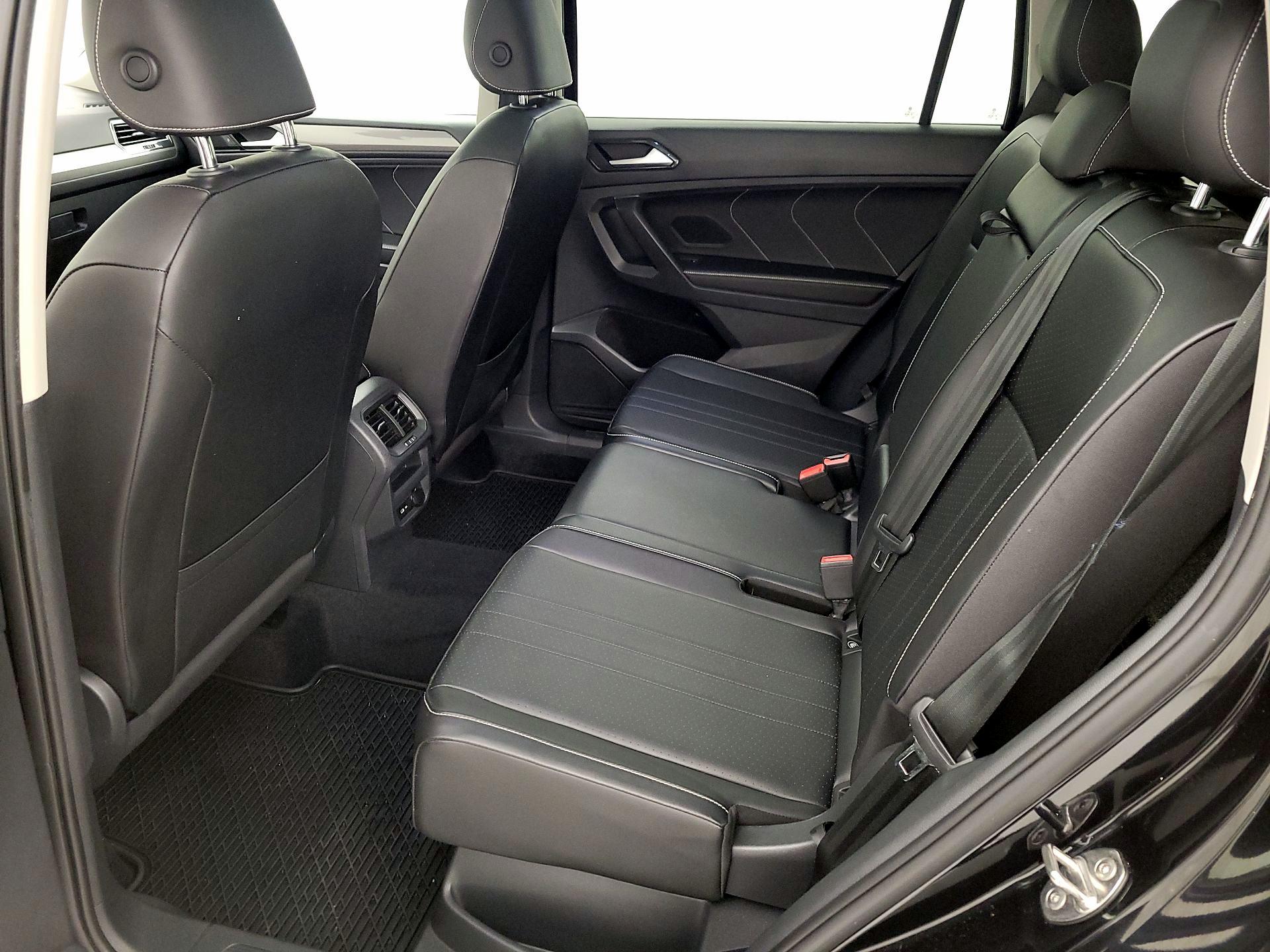 Thumbnail: 2022 Volkswagen Tiguan - 20