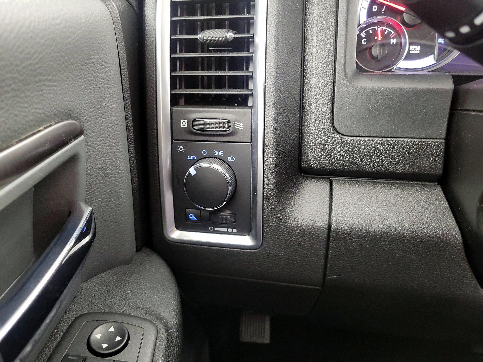 Thumbnail: 2023 RAM 1500 Classic - 13