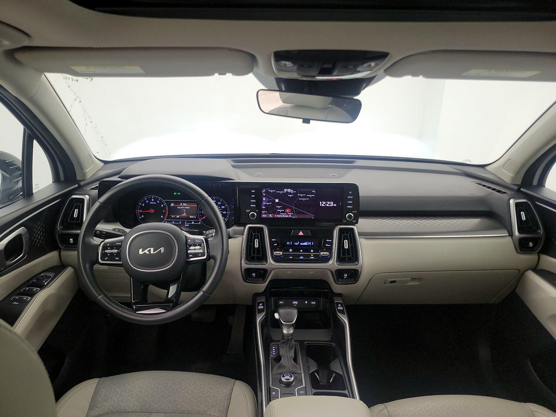 Thumbnail: 2023 Kia Sorento - 9