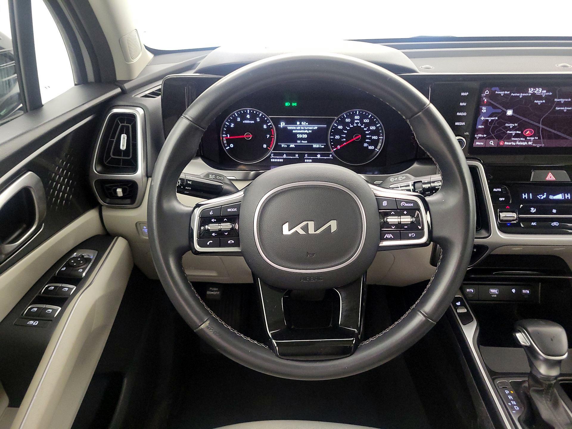 Thumbnail: 2023 Kia Sorento - 10