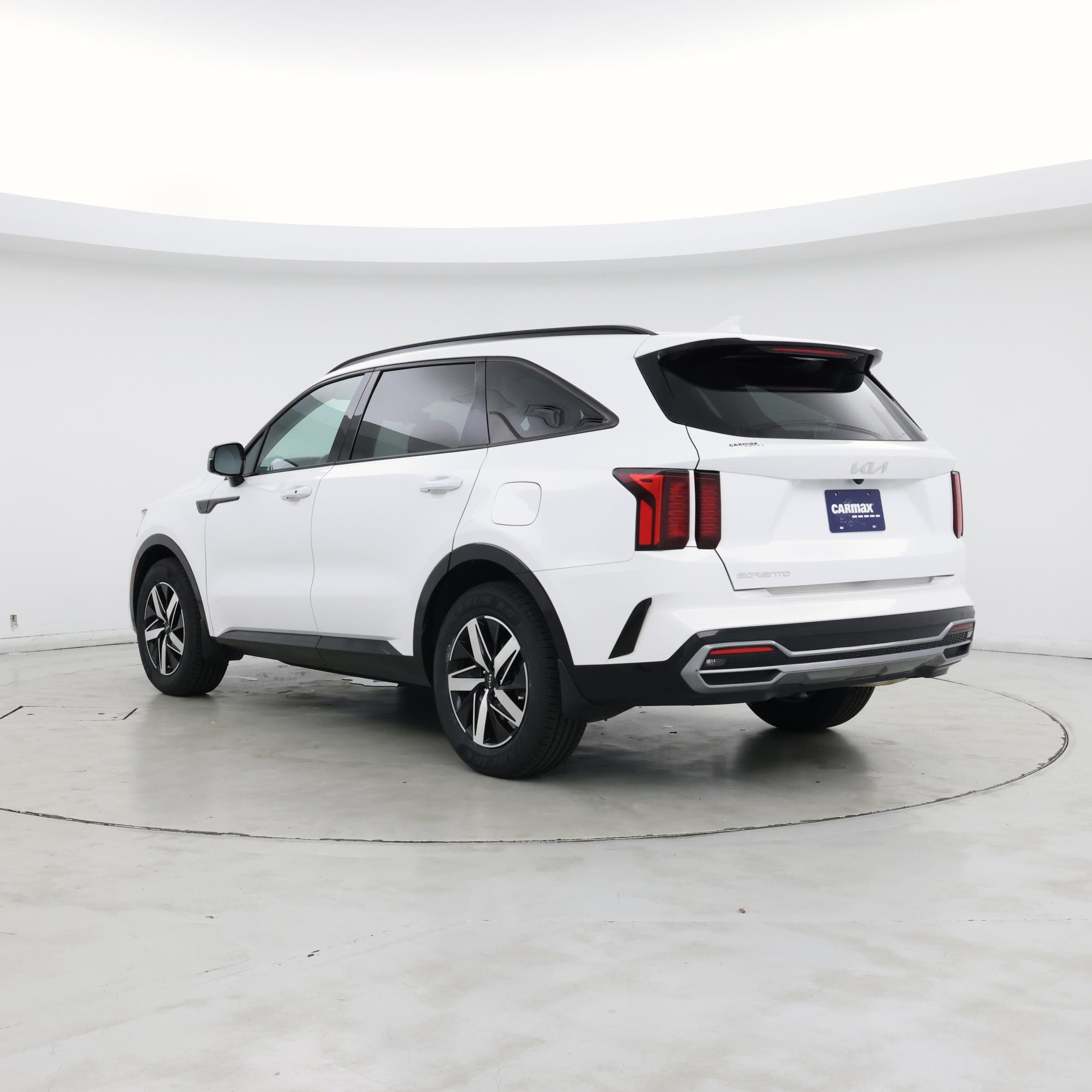 Thumbnail: 2023 Kia Sorento - 2