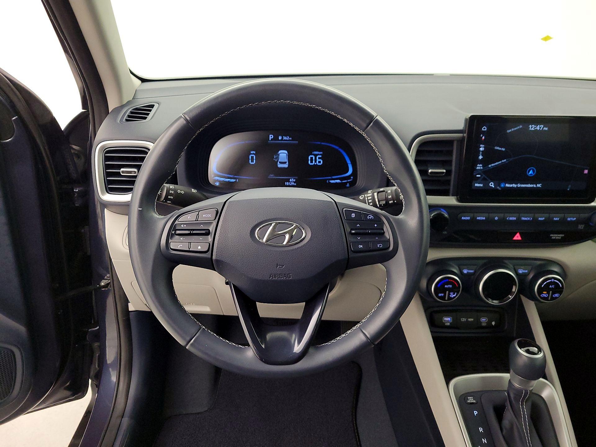 Thumbnail: 2023 Hyundai Venue - 10