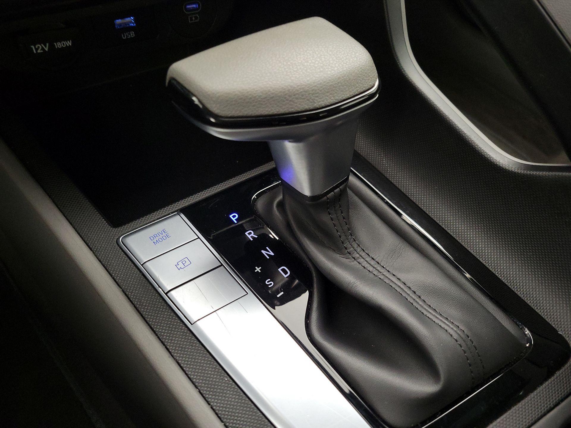 Thumbnail: 2024 Hyundai Elantra - 18