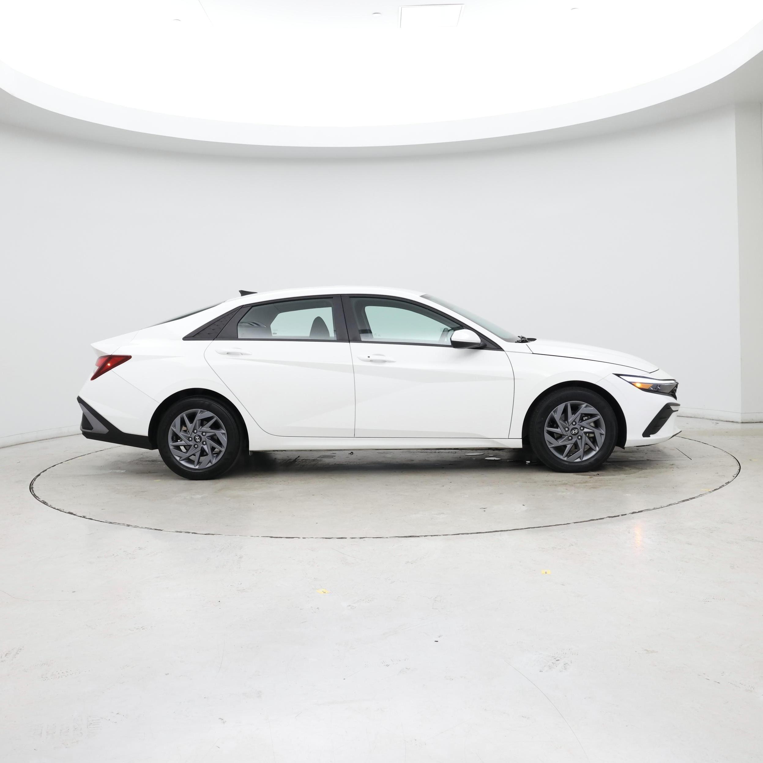 Thumbnail: 2024 Hyundai Elantra - 7