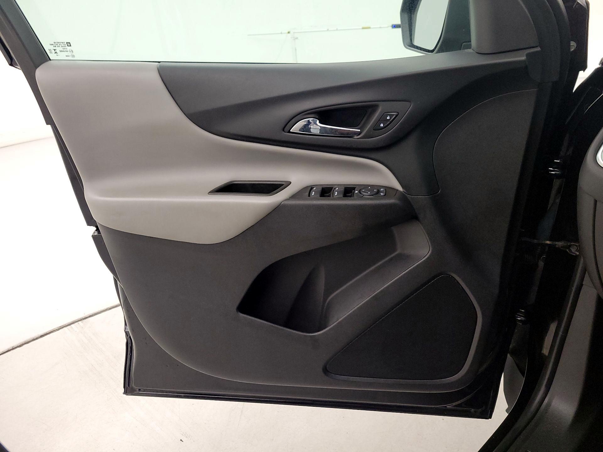 Thumbnail: 2023 Chevrolet Equinox - 10