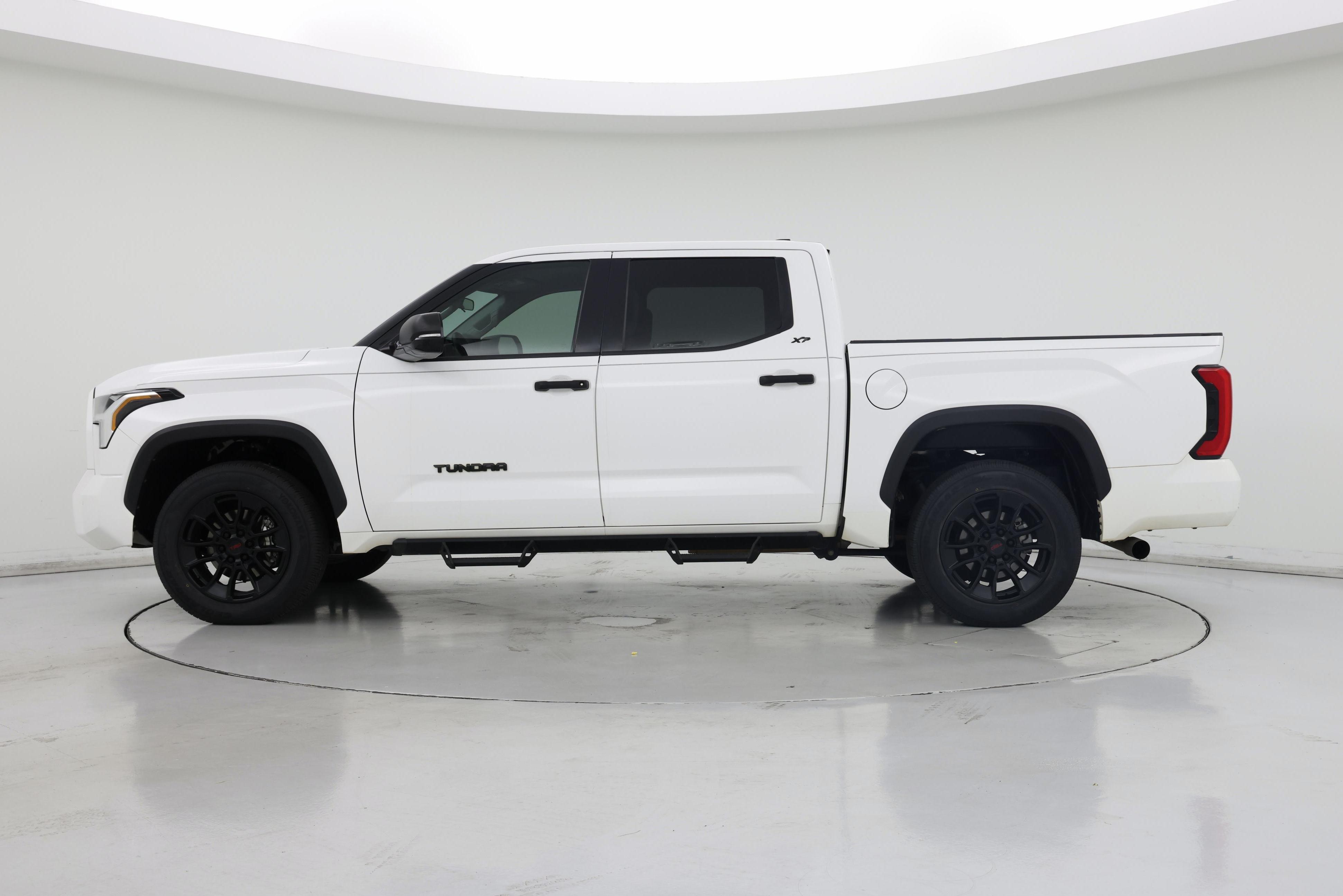 Thumbnail: 2022 Toyota Tundra - 3