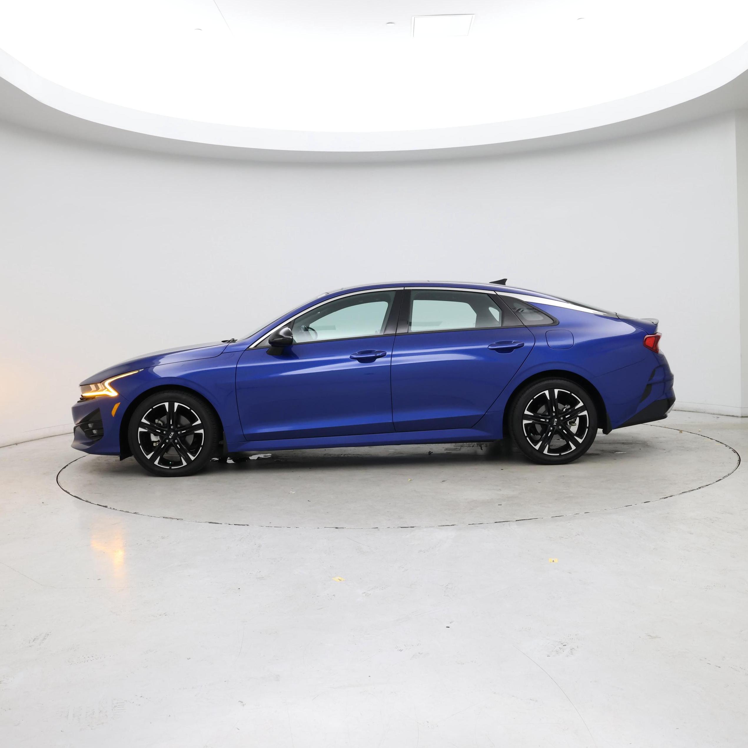 Thumbnail: 2021 Kia K5 - 3