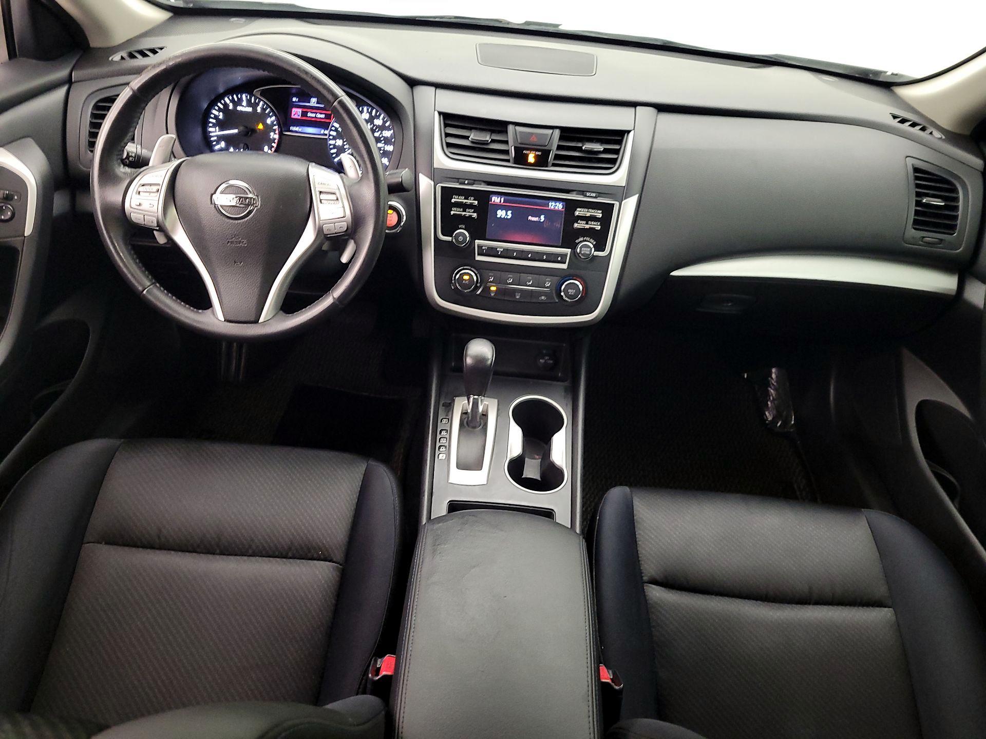 Thumbnail: 2016 Nissan Altima - 9