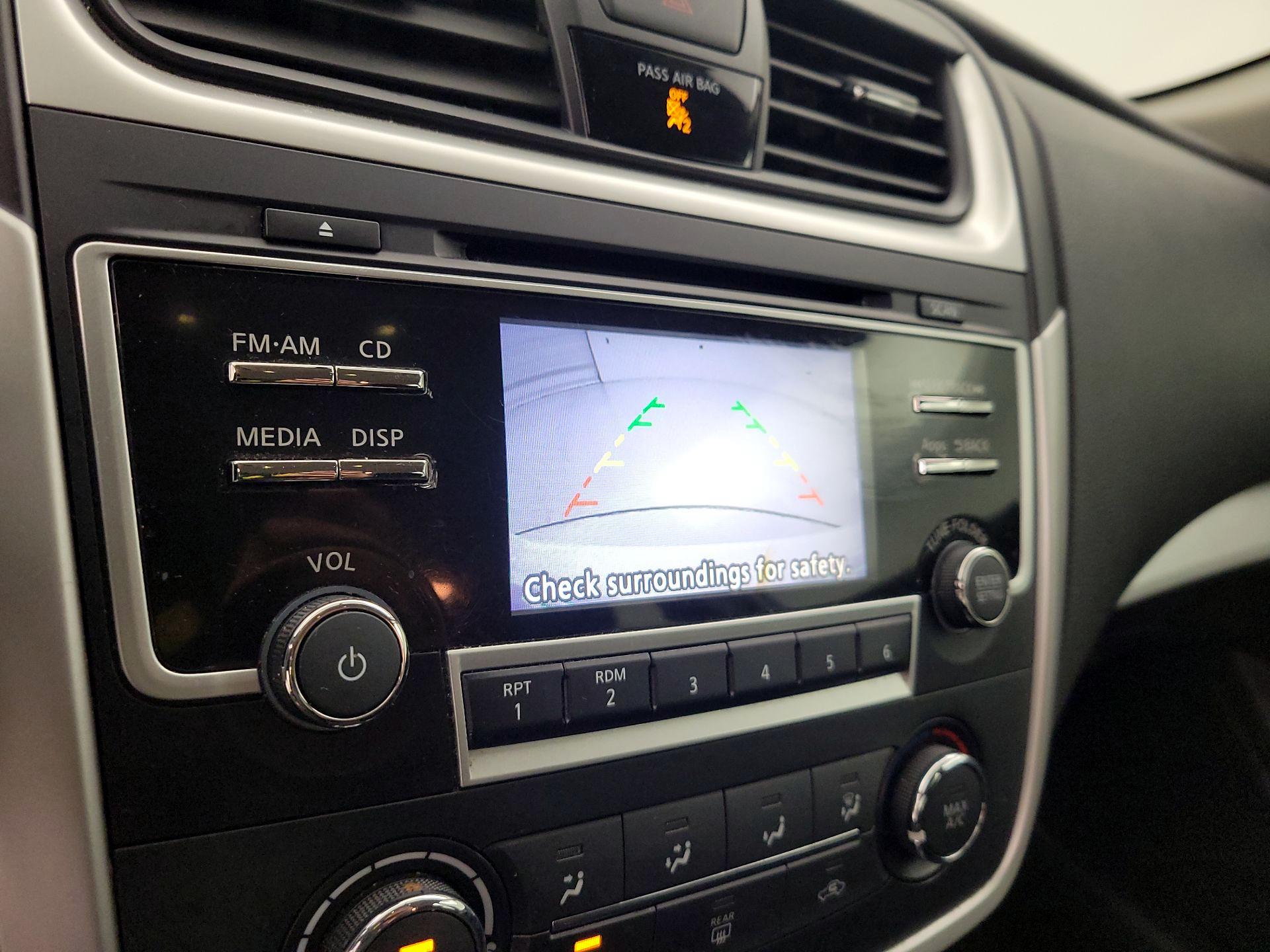 Thumbnail: 2016 Nissan Altima - 14