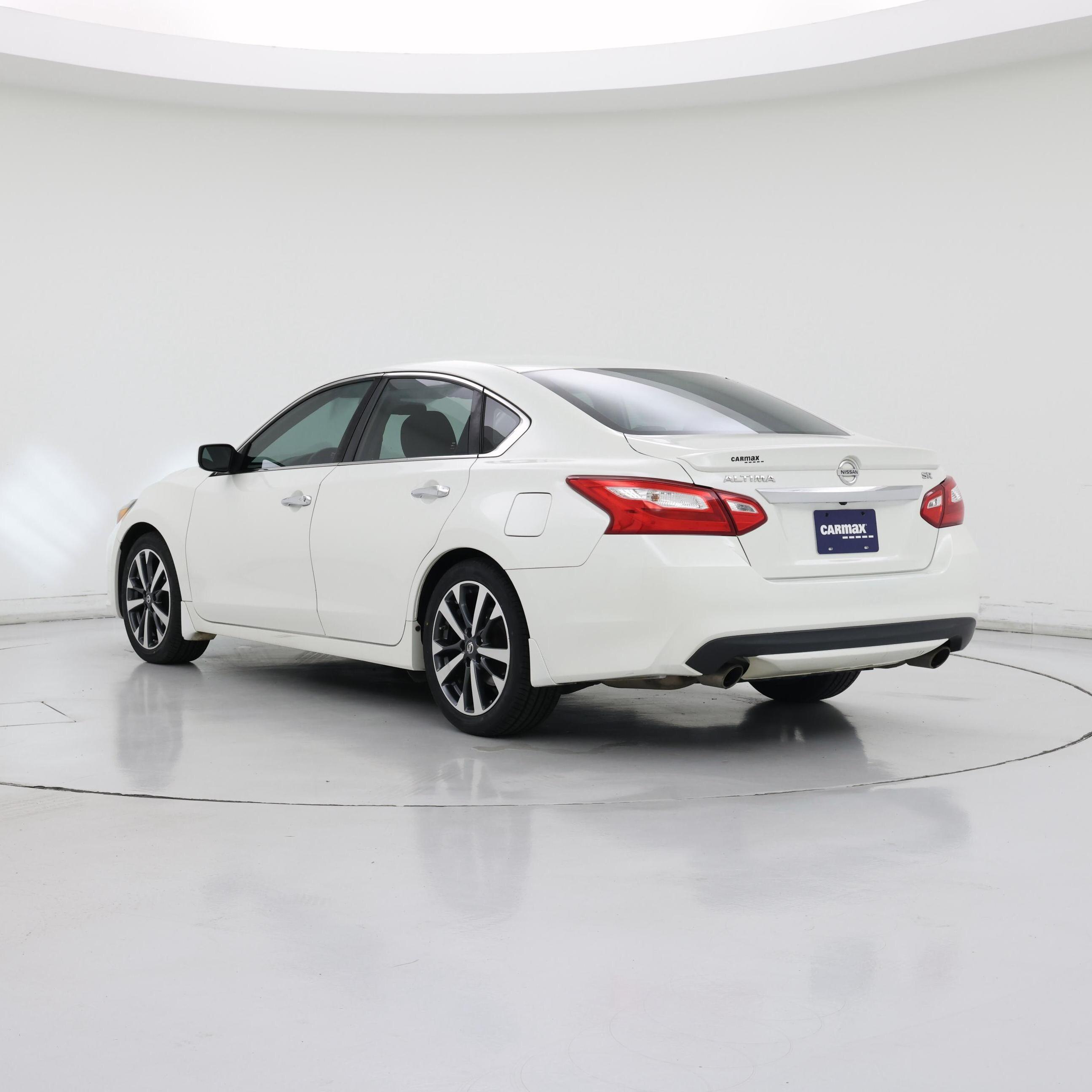 Thumbnail: 2016 Nissan Altima - 2