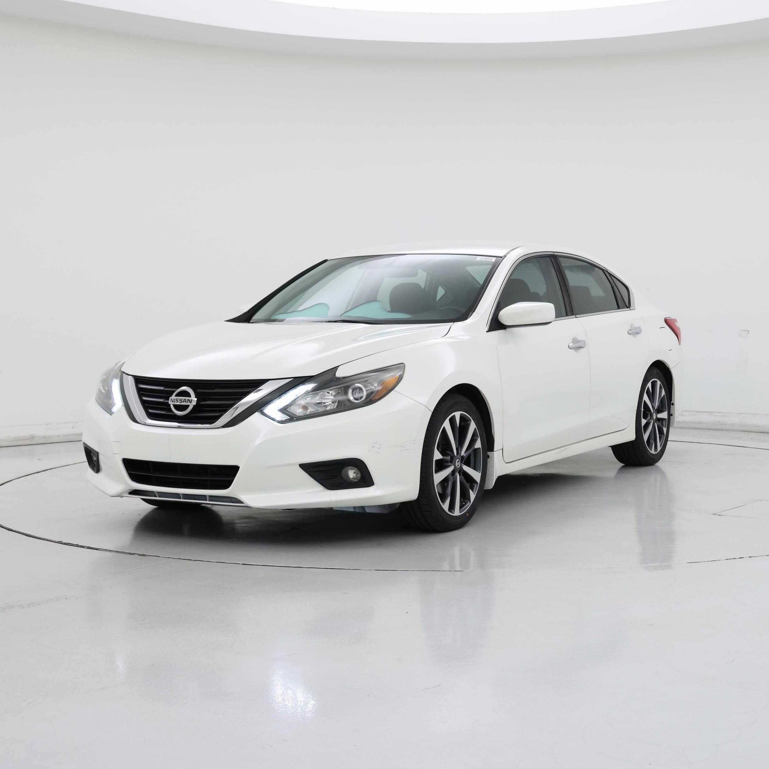 Thumbnail: 2016 Nissan Altima - 4