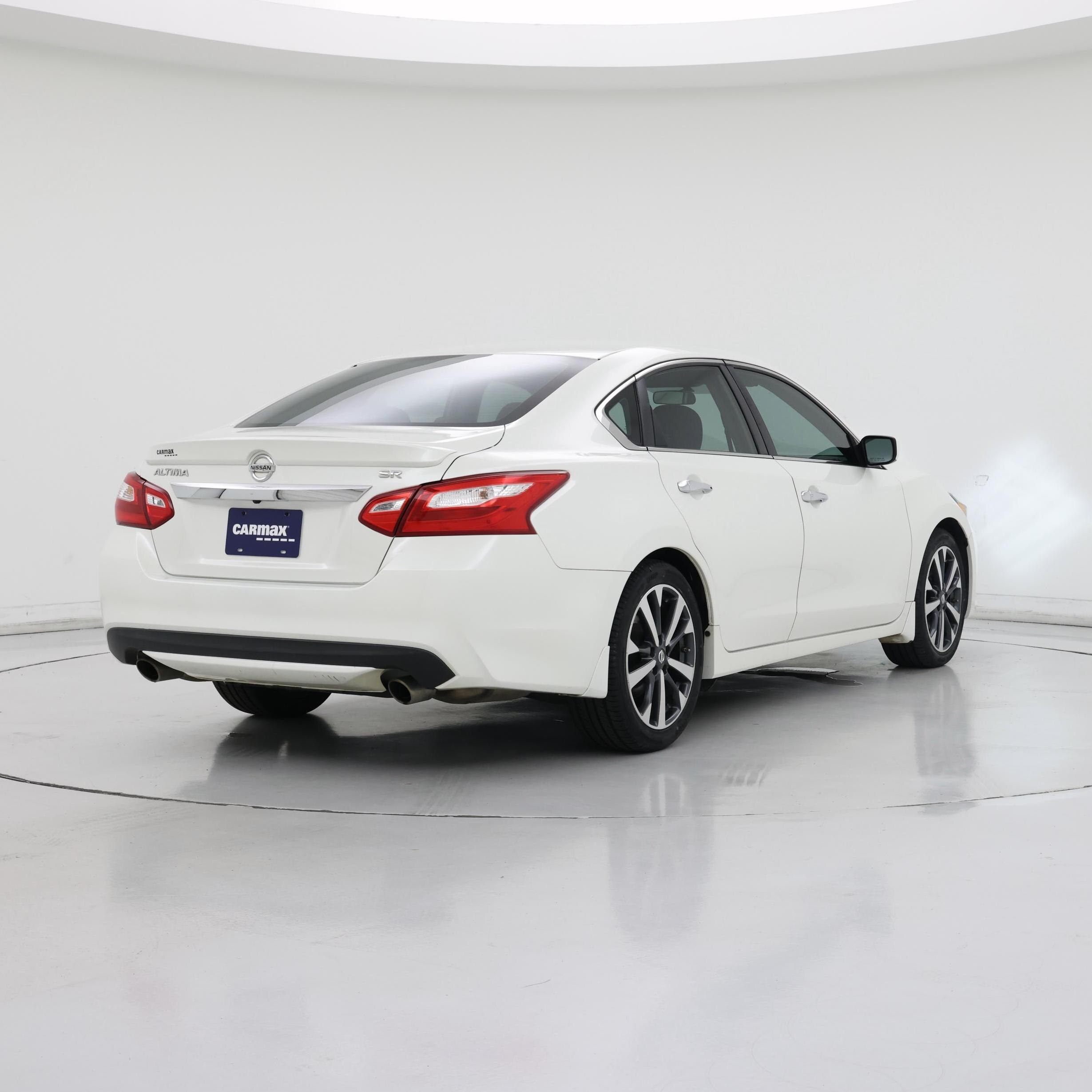 Thumbnail: 2016 Nissan Altima - 8