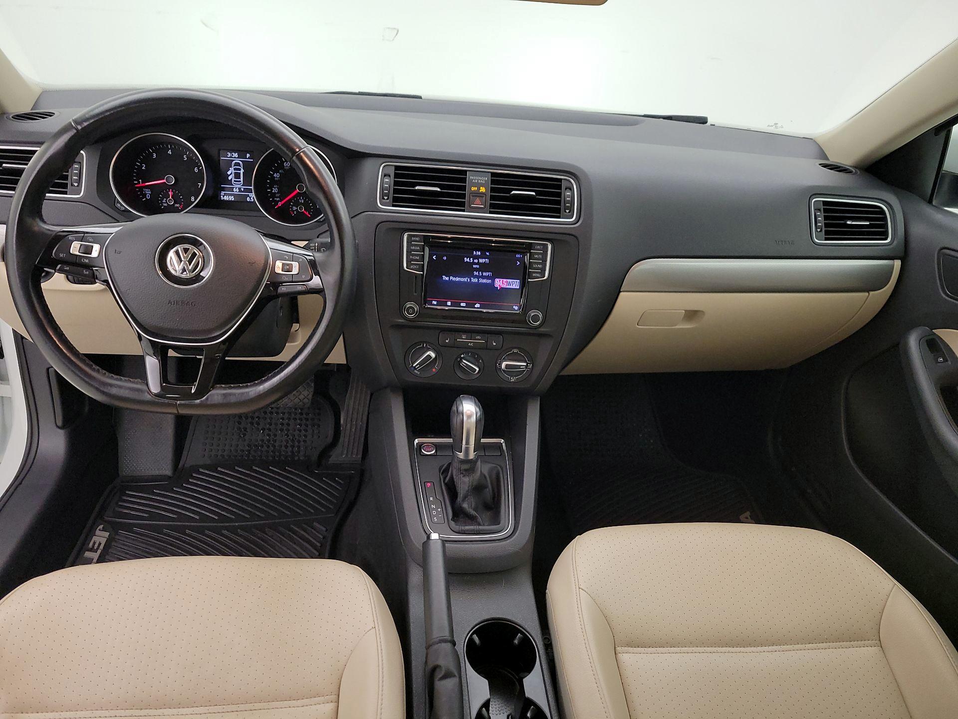 Thumbnail: 2017 Volkswagen Jetta - 9