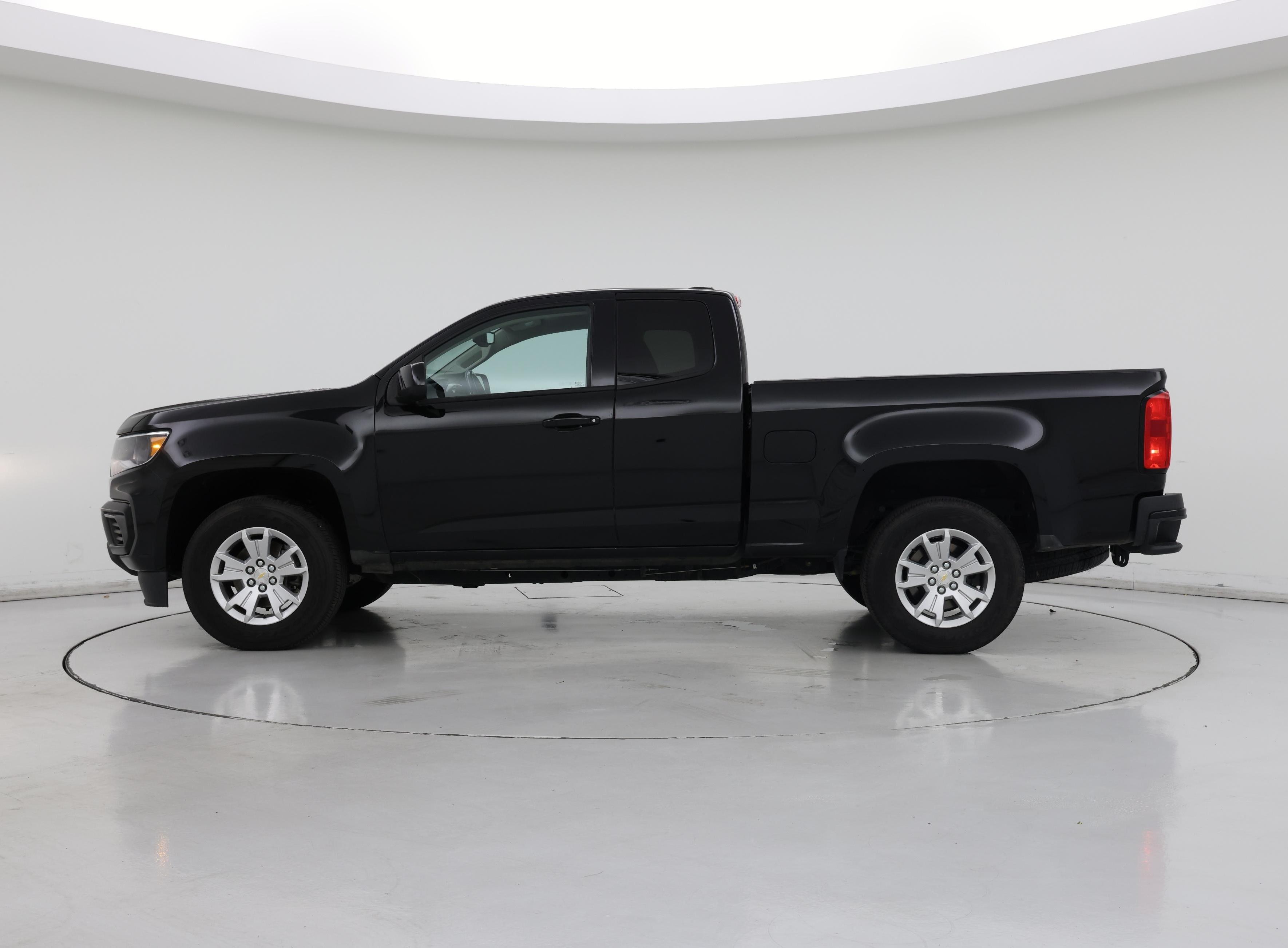 Thumbnail: 2021 Chevrolet Colorado - 3