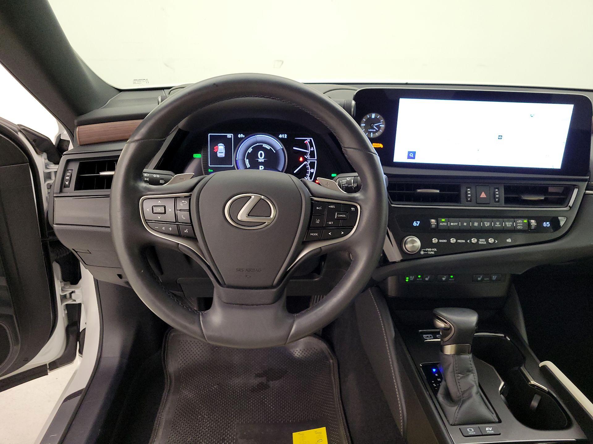 Thumbnail: 2024 Lexus ES - 10