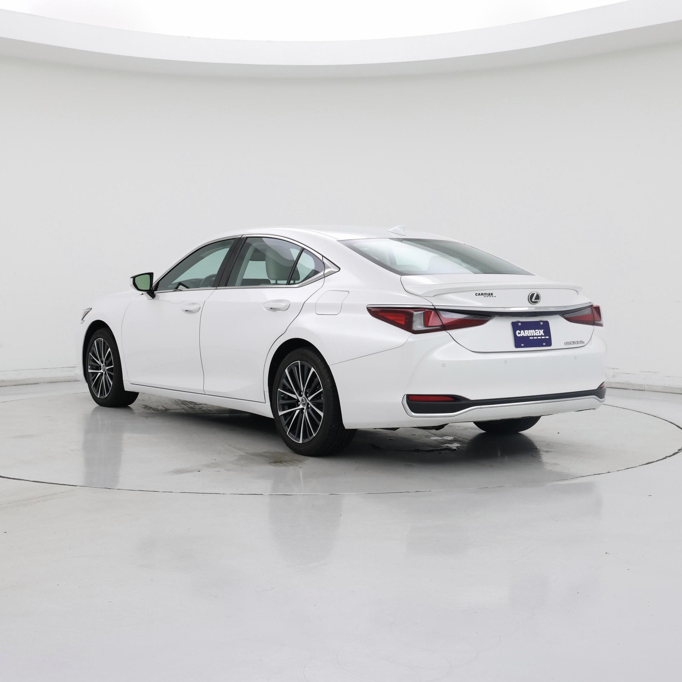 Thumbnail: 2024 Lexus ES - 2