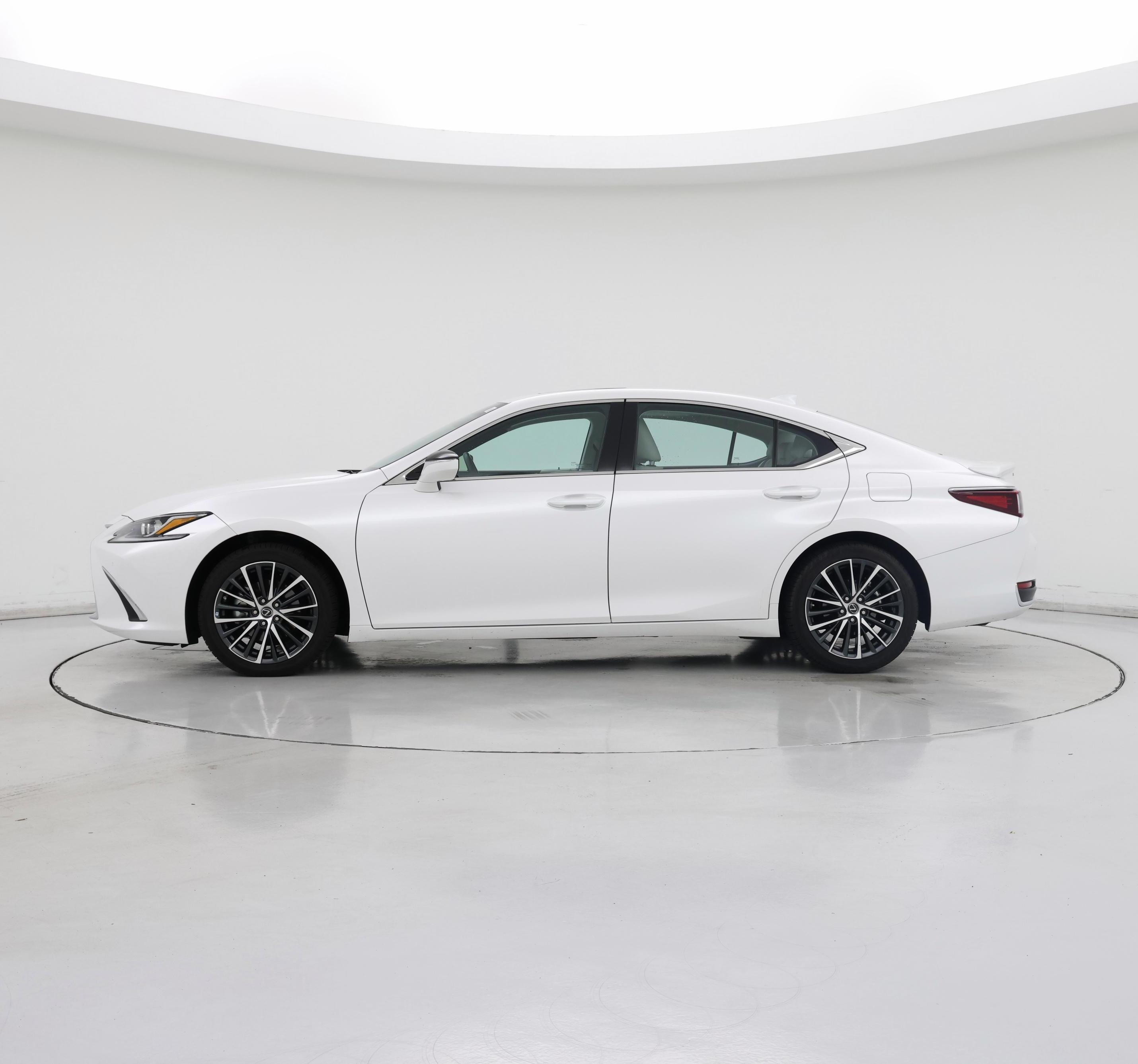 Thumbnail: 2024 Lexus ES - 3