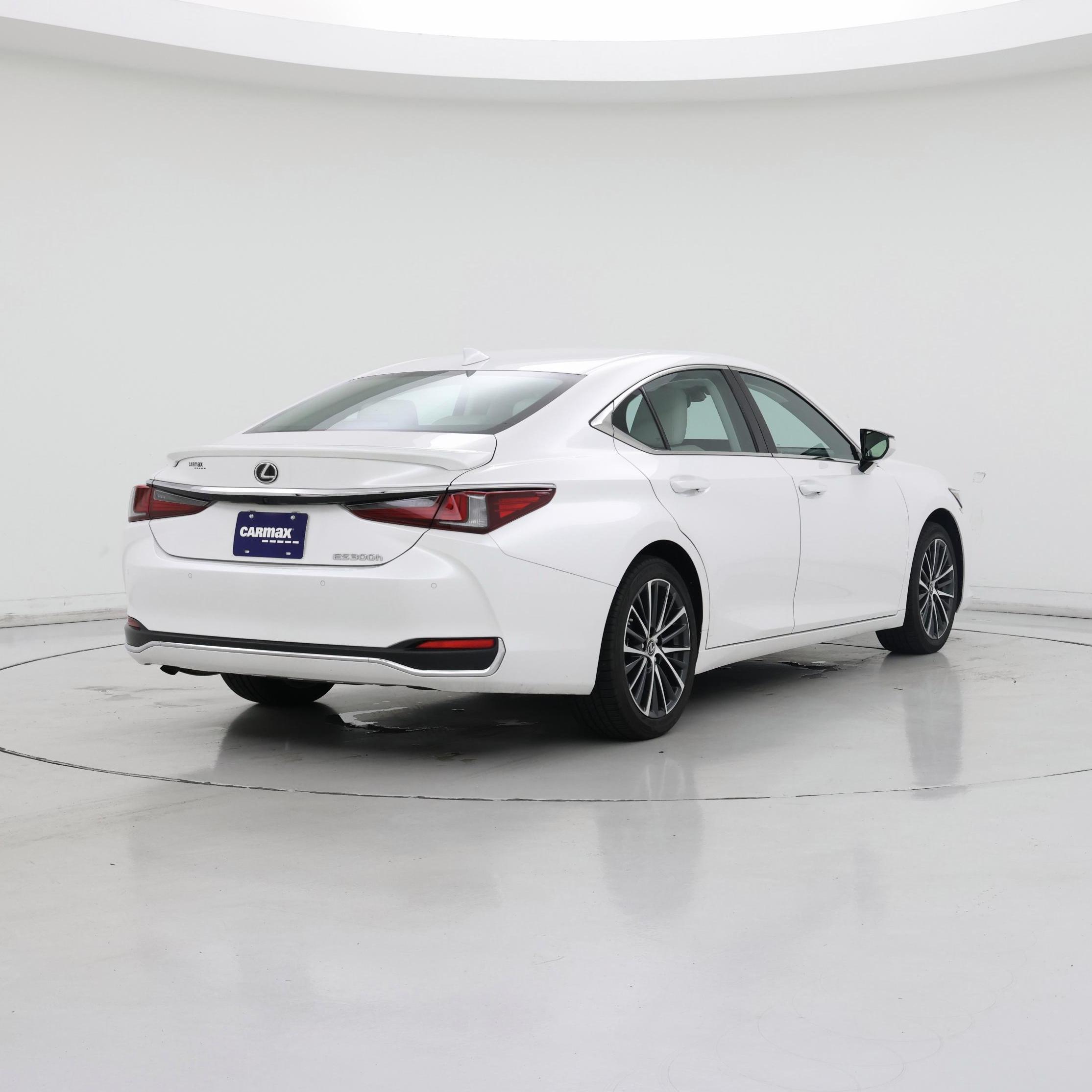 Thumbnail: 2024 Lexus ES - 8