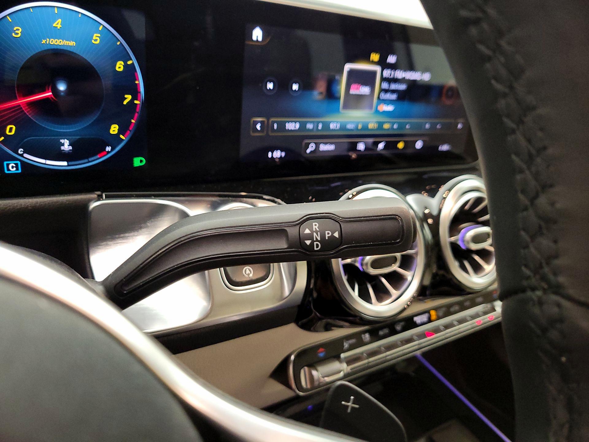Thumbnail: 2020 Mercedes-Benz GLB - 17