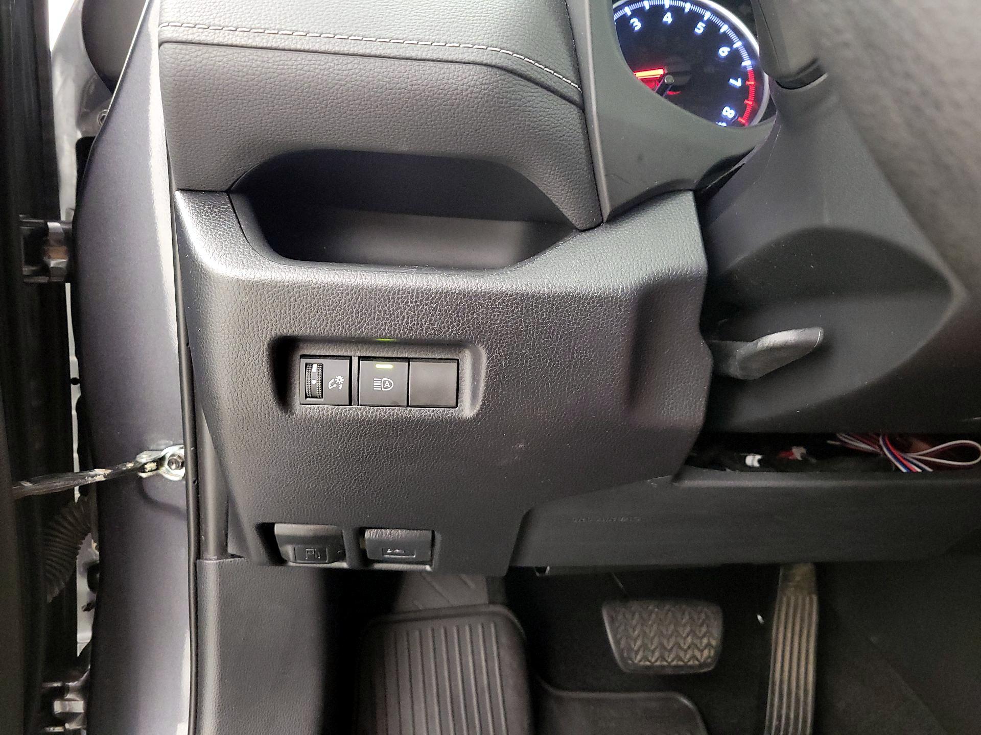 Thumbnail: 2019 Toyota RAV4 - 13