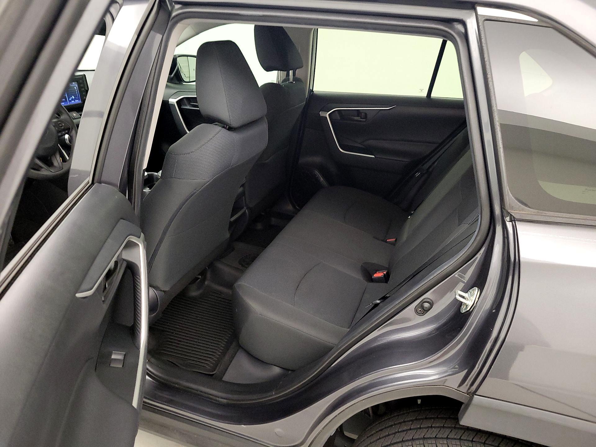 Thumbnail: 2019 Toyota RAV4 - 19
