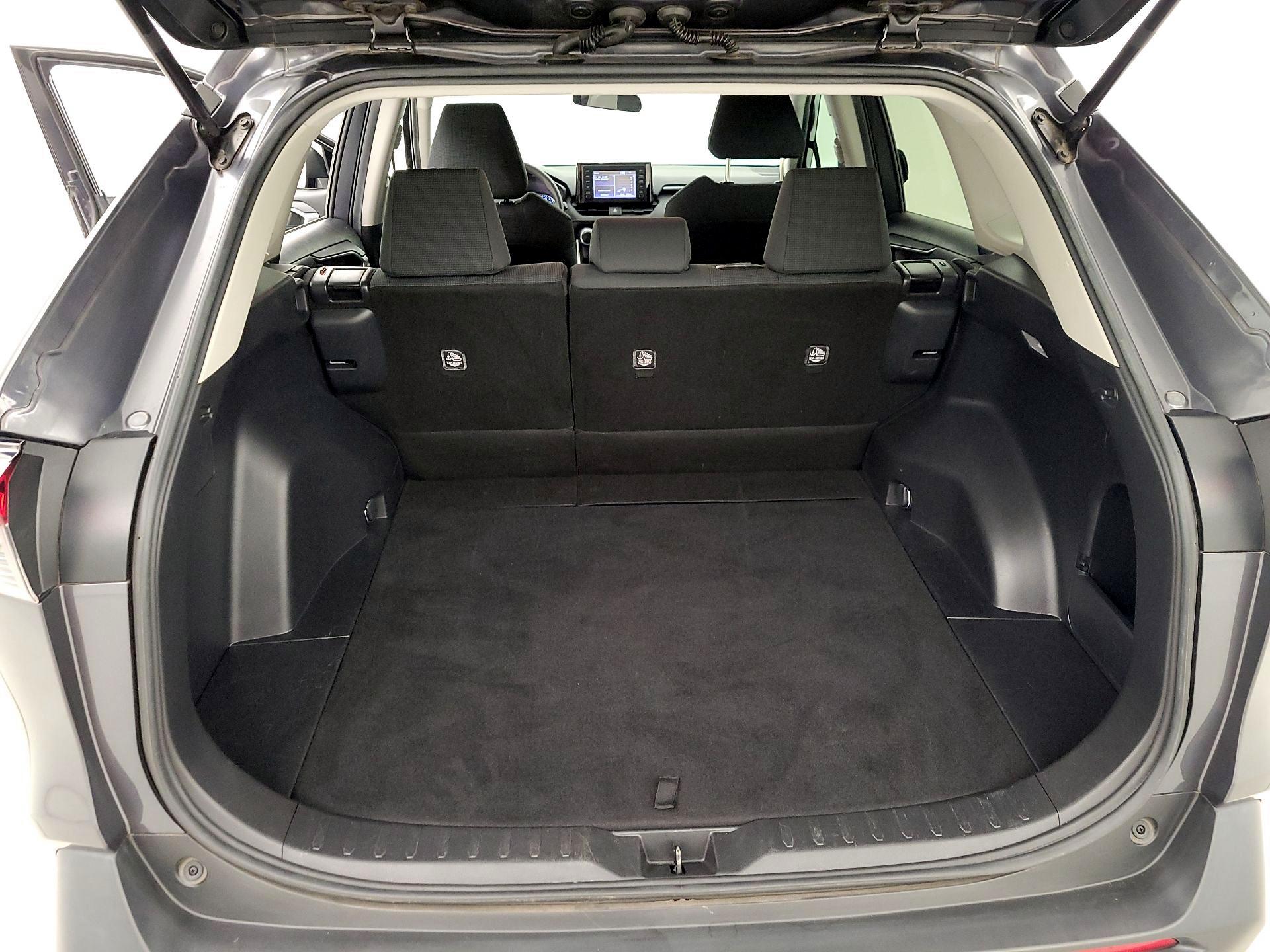 Thumbnail: 2019 Toyota RAV4 - 20