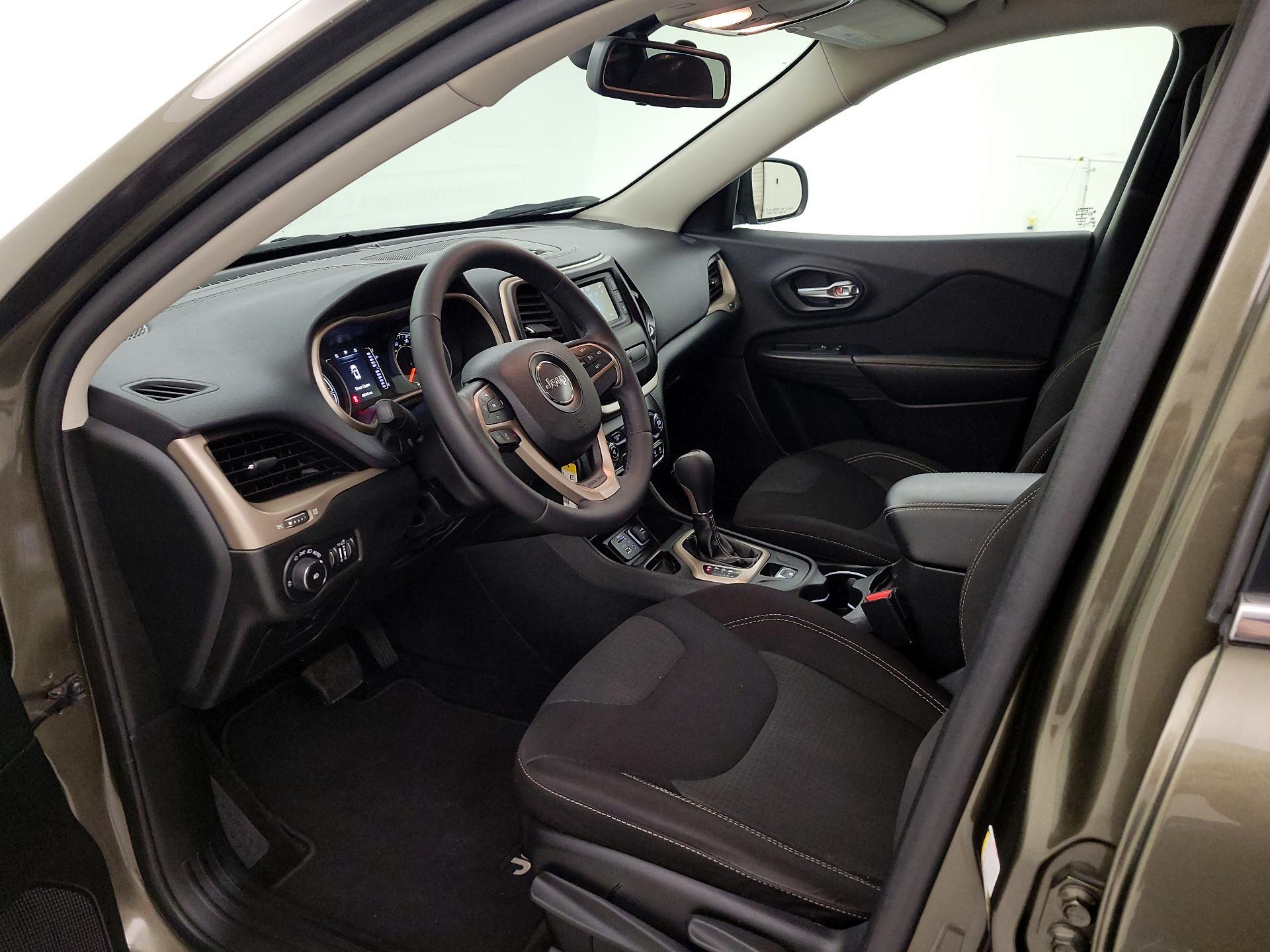 Thumbnail: 2015 Jeep Cherokee - 9