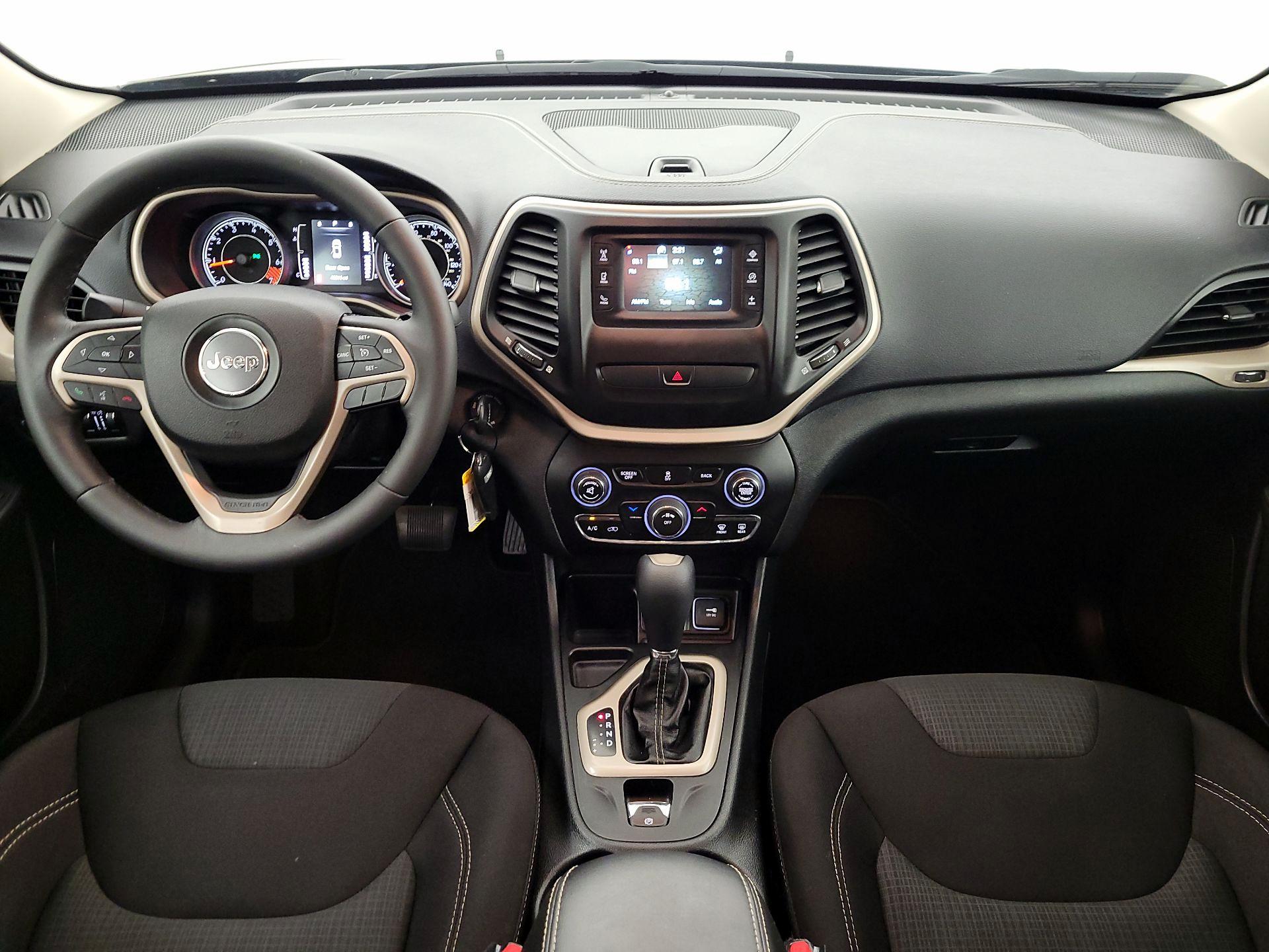 Thumbnail: 2015 Jeep Cherokee - 8