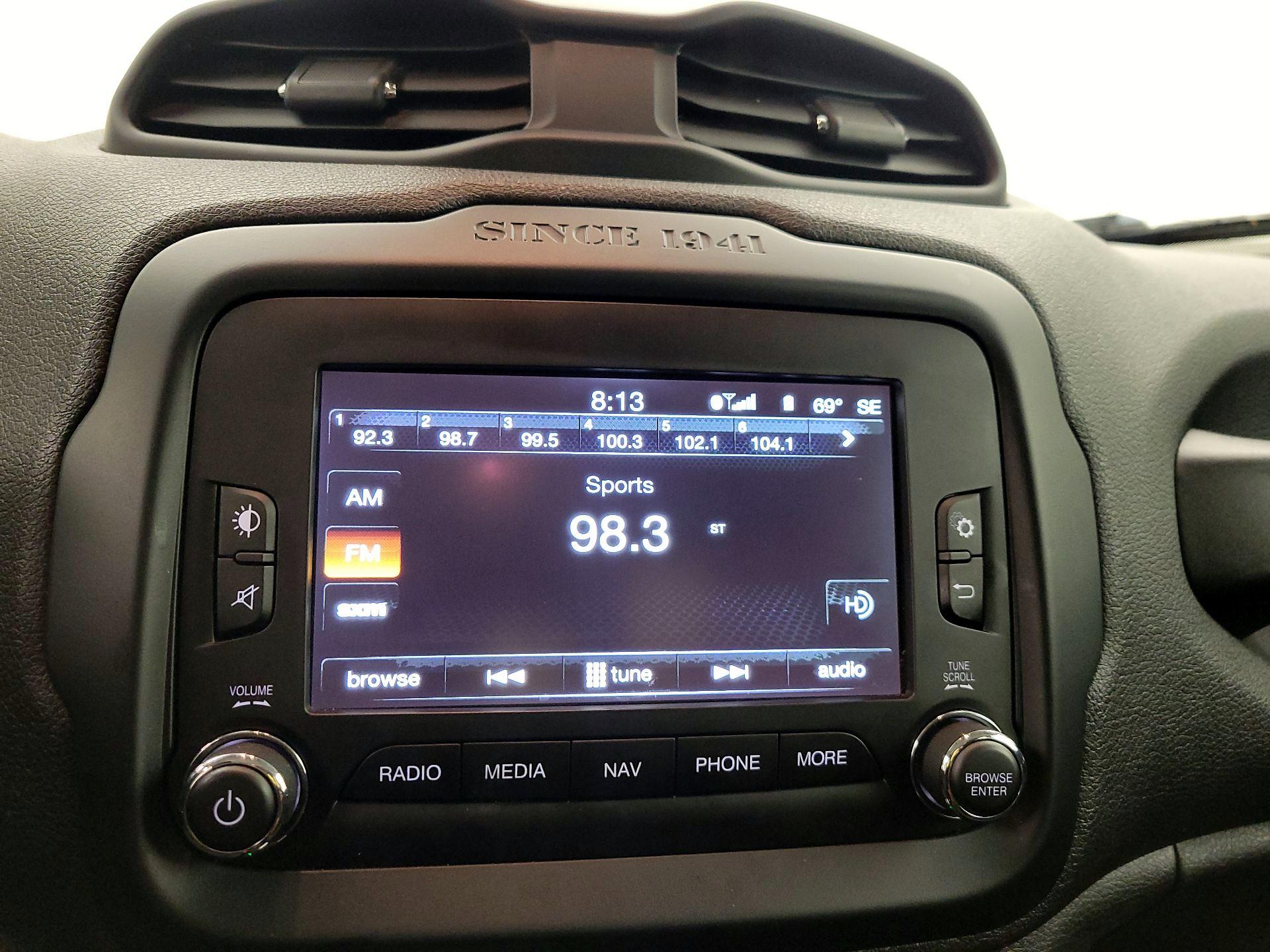 Thumbnail: 2017 Jeep Renegade - 16