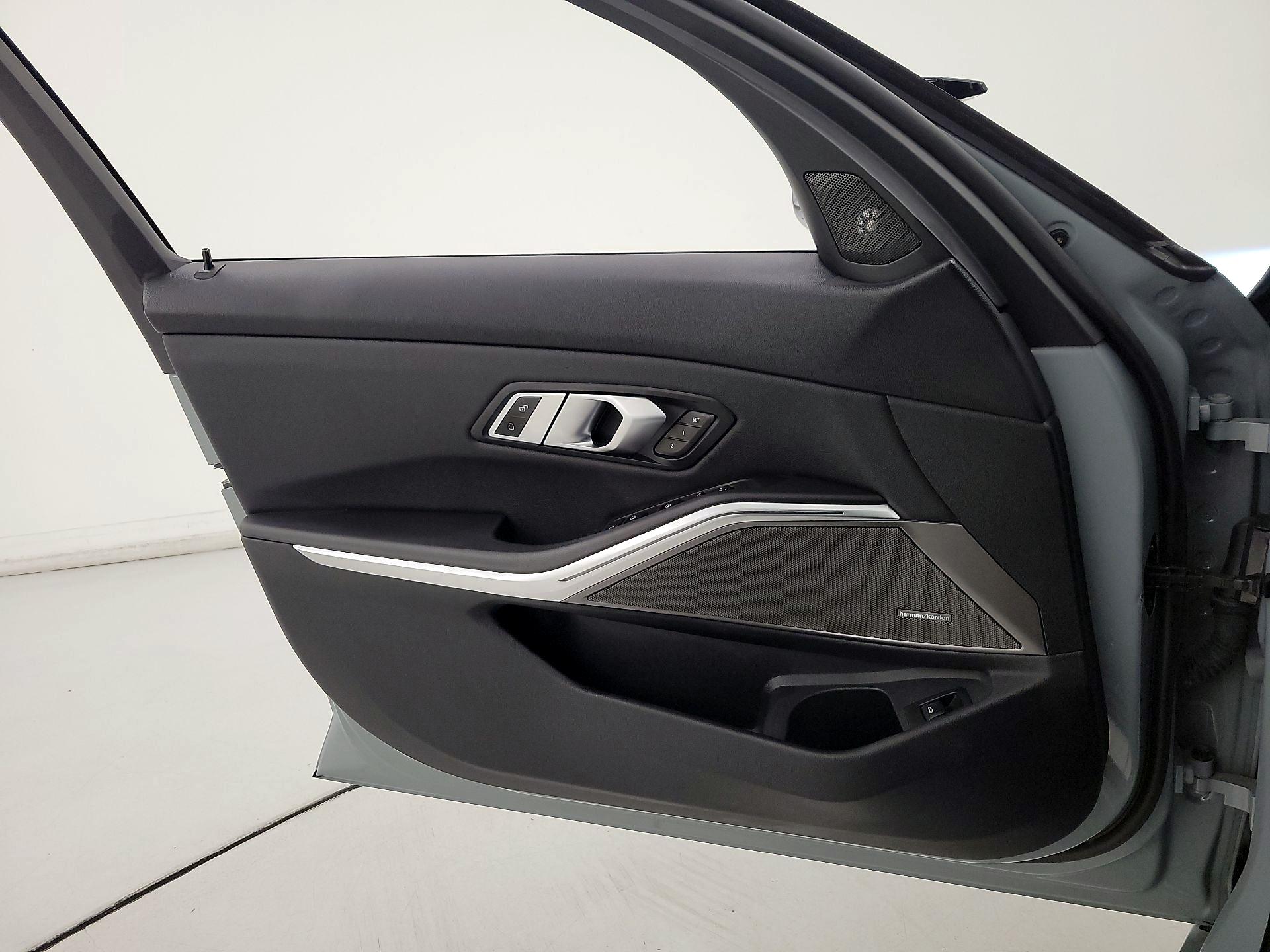 Thumbnail: 2023 BMW 3 Series - 12