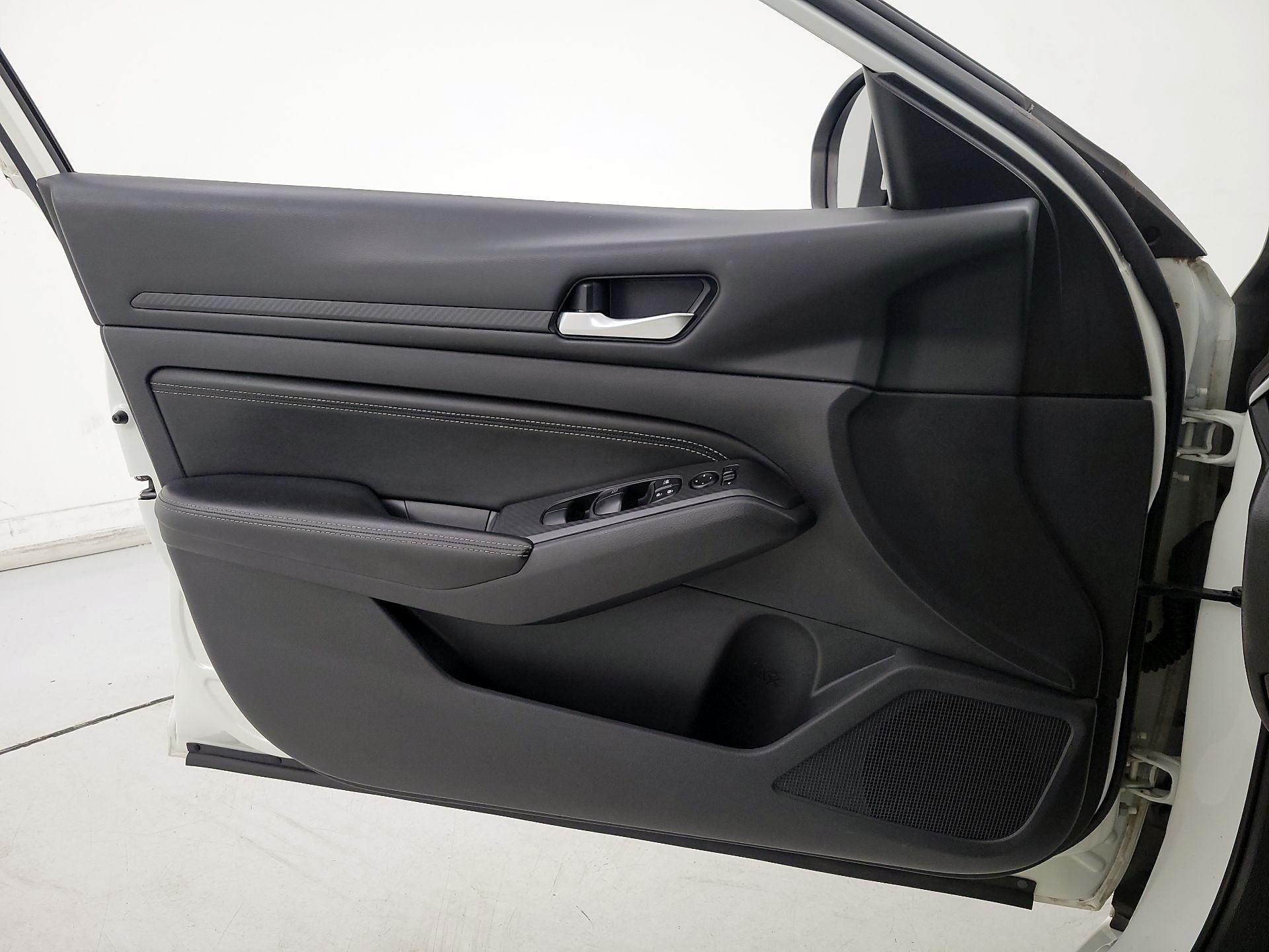 Thumbnail: 2020 Nissan Altima - 12