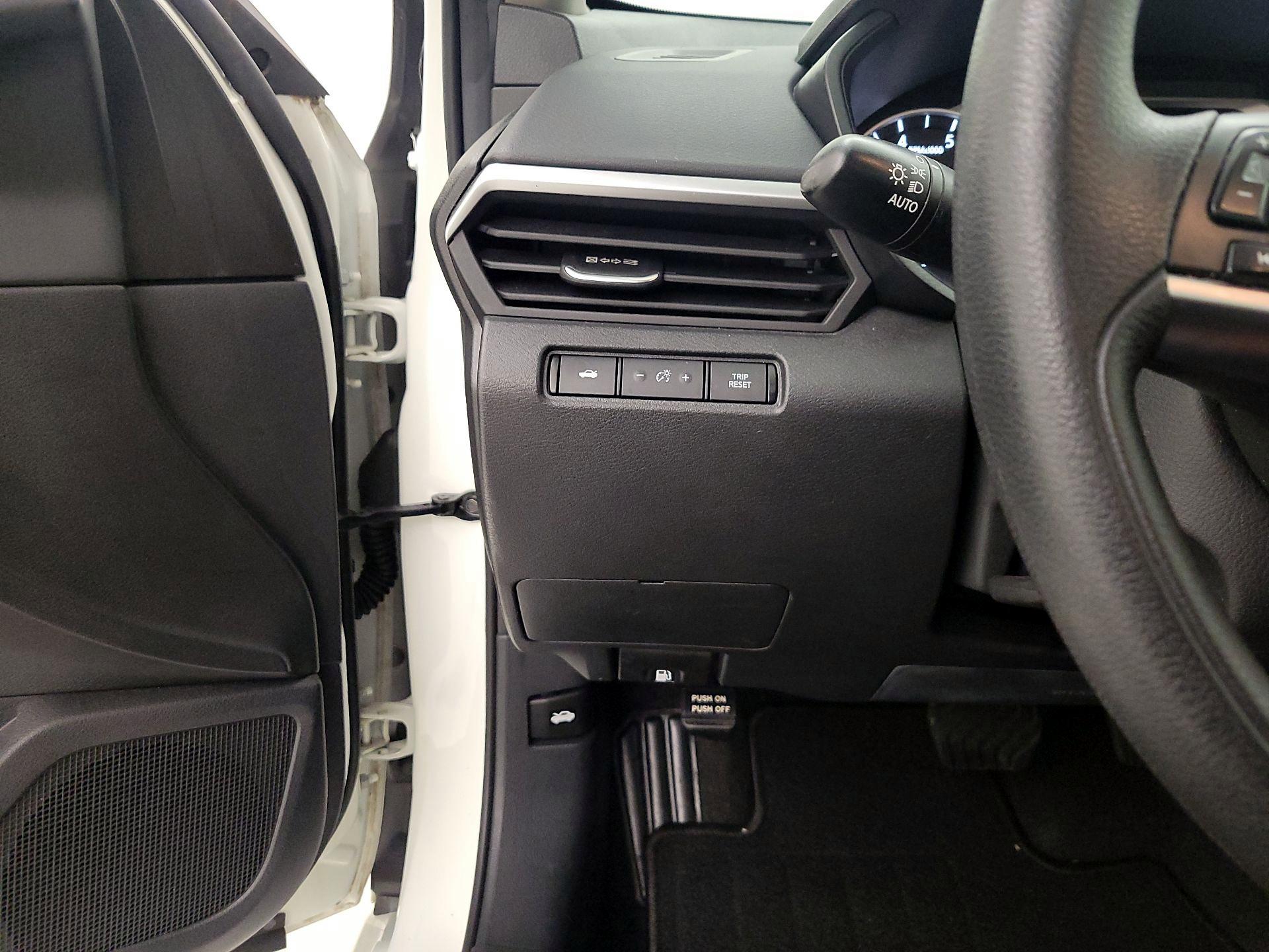 Thumbnail: 2020 Nissan Altima - 13