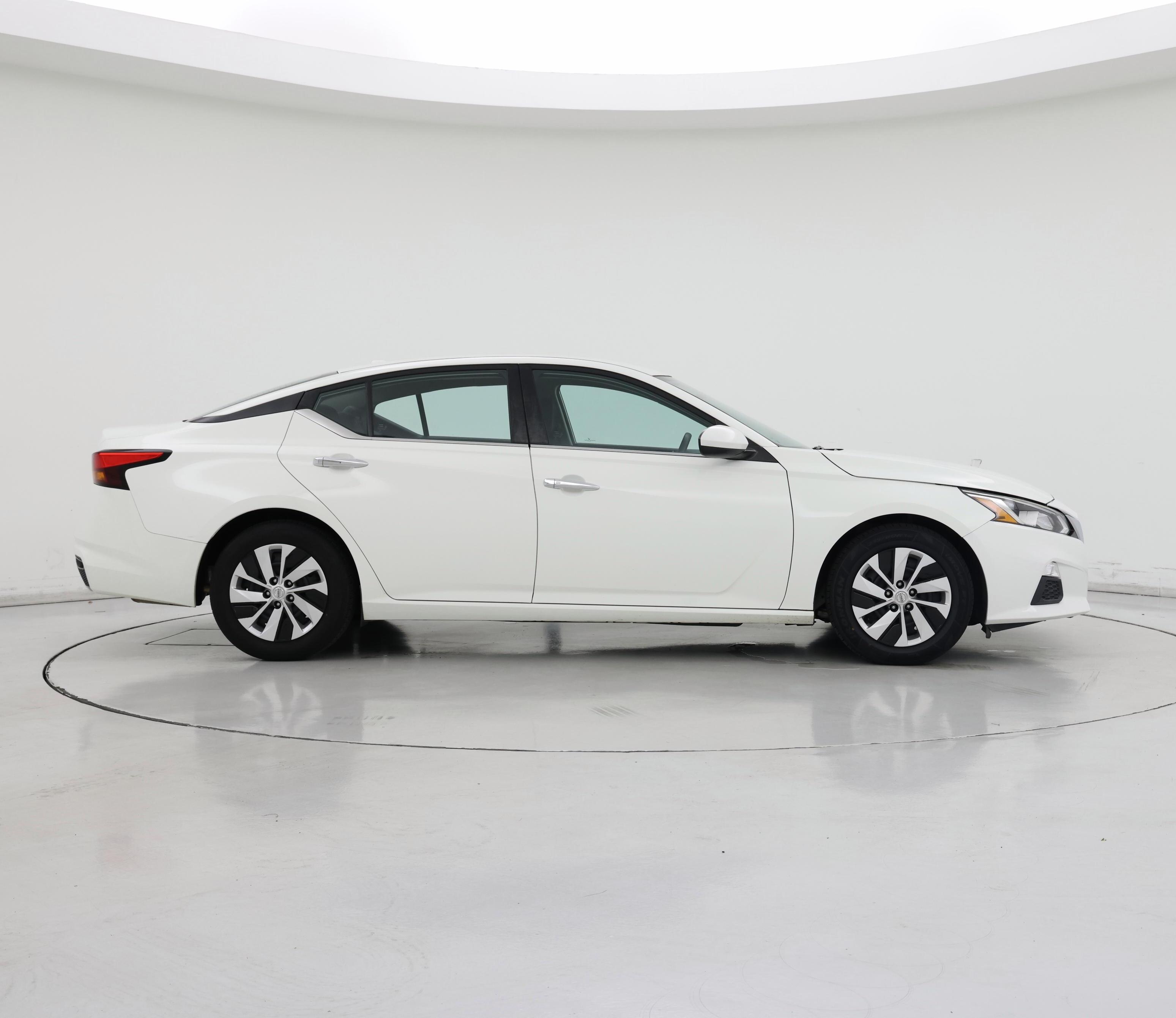 Thumbnail: 2020 Nissan Altima - 7