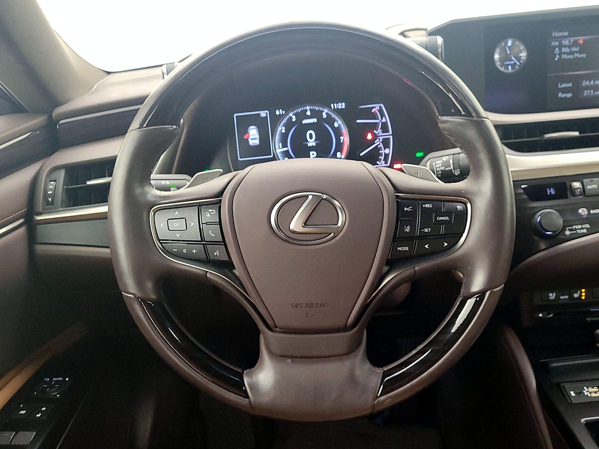 Thumbnail: 2020 Lexus ES - 10
