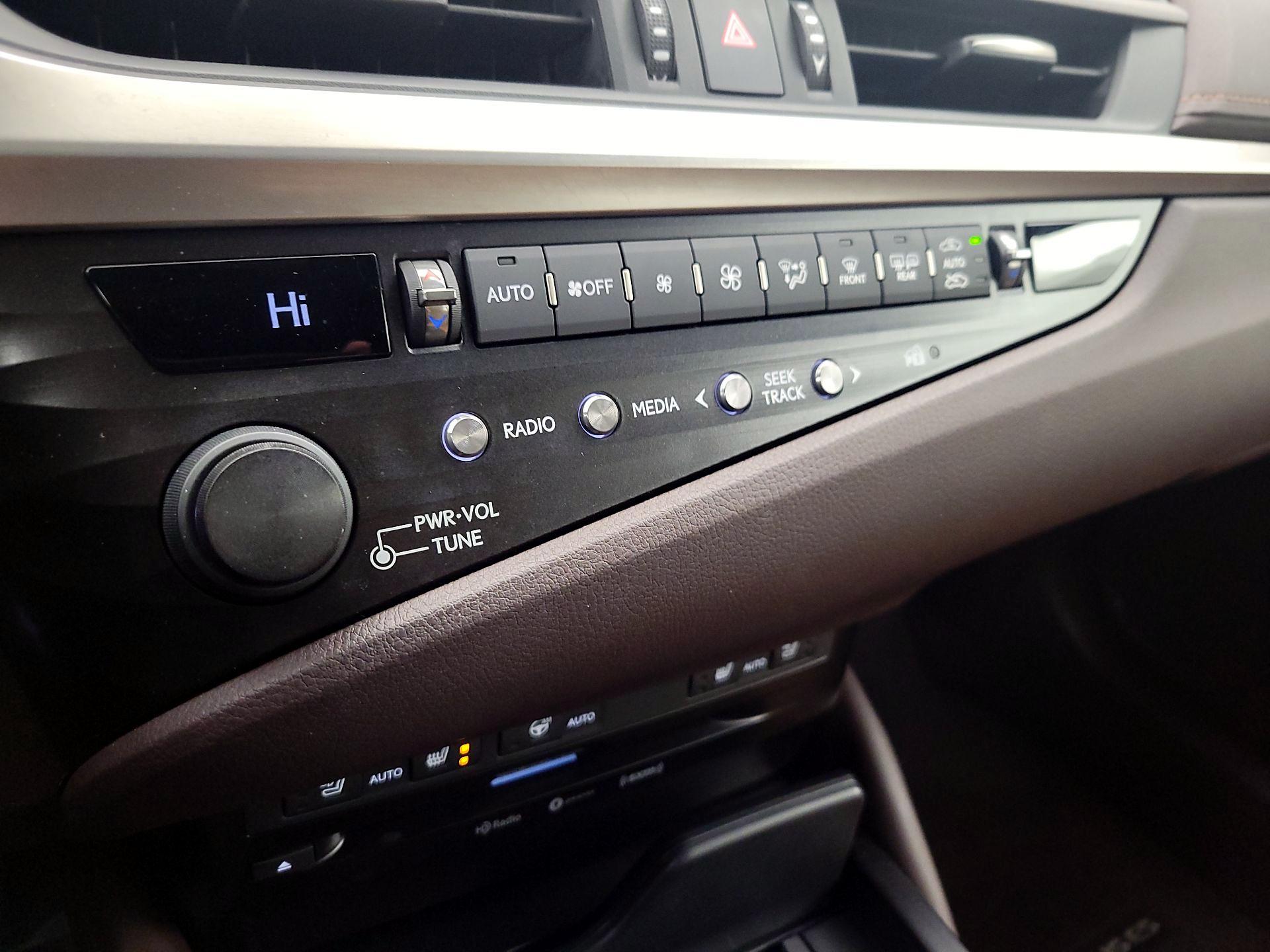 Thumbnail: 2020 Lexus ES - 15