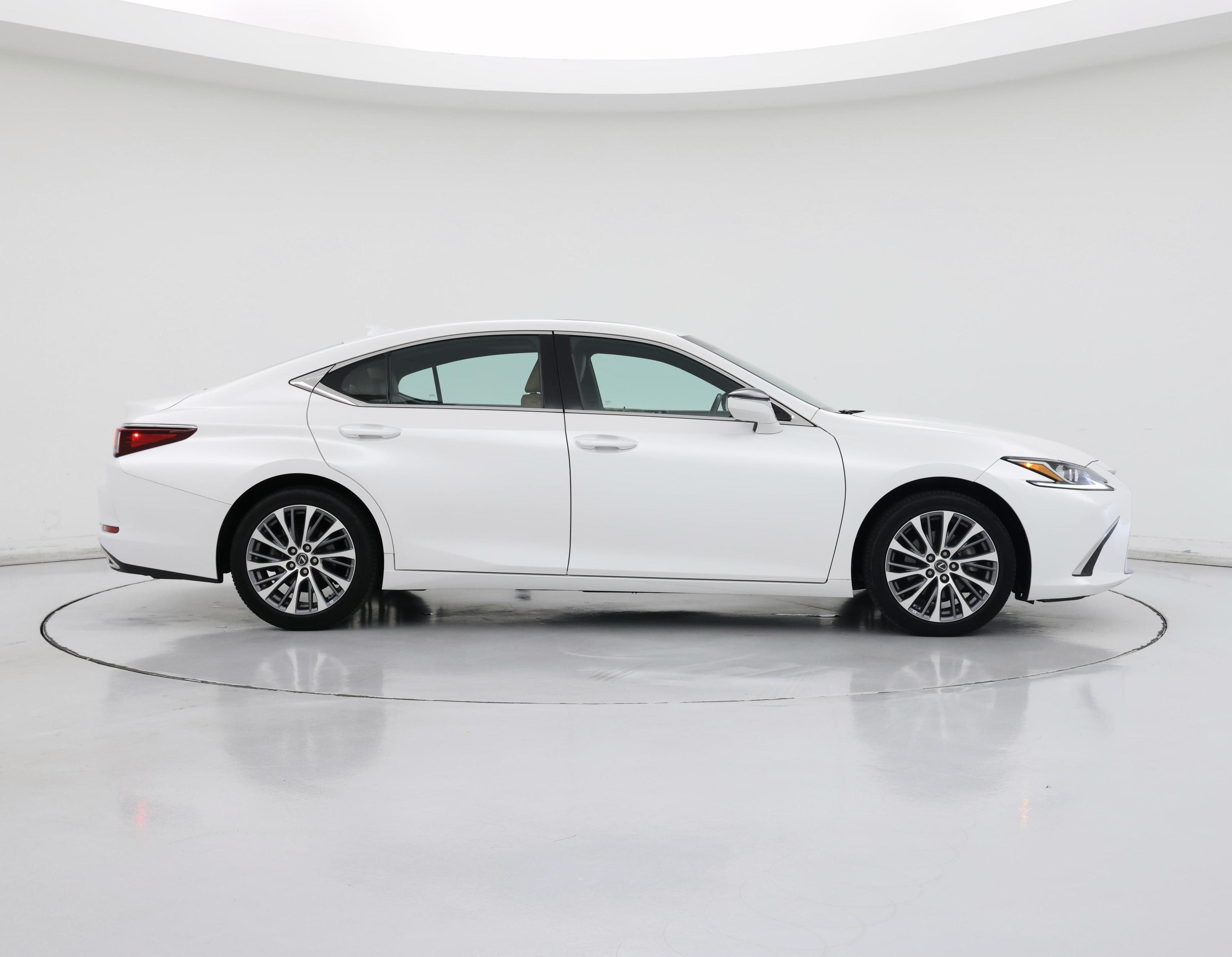 Thumbnail: 2020 Lexus ES - 7