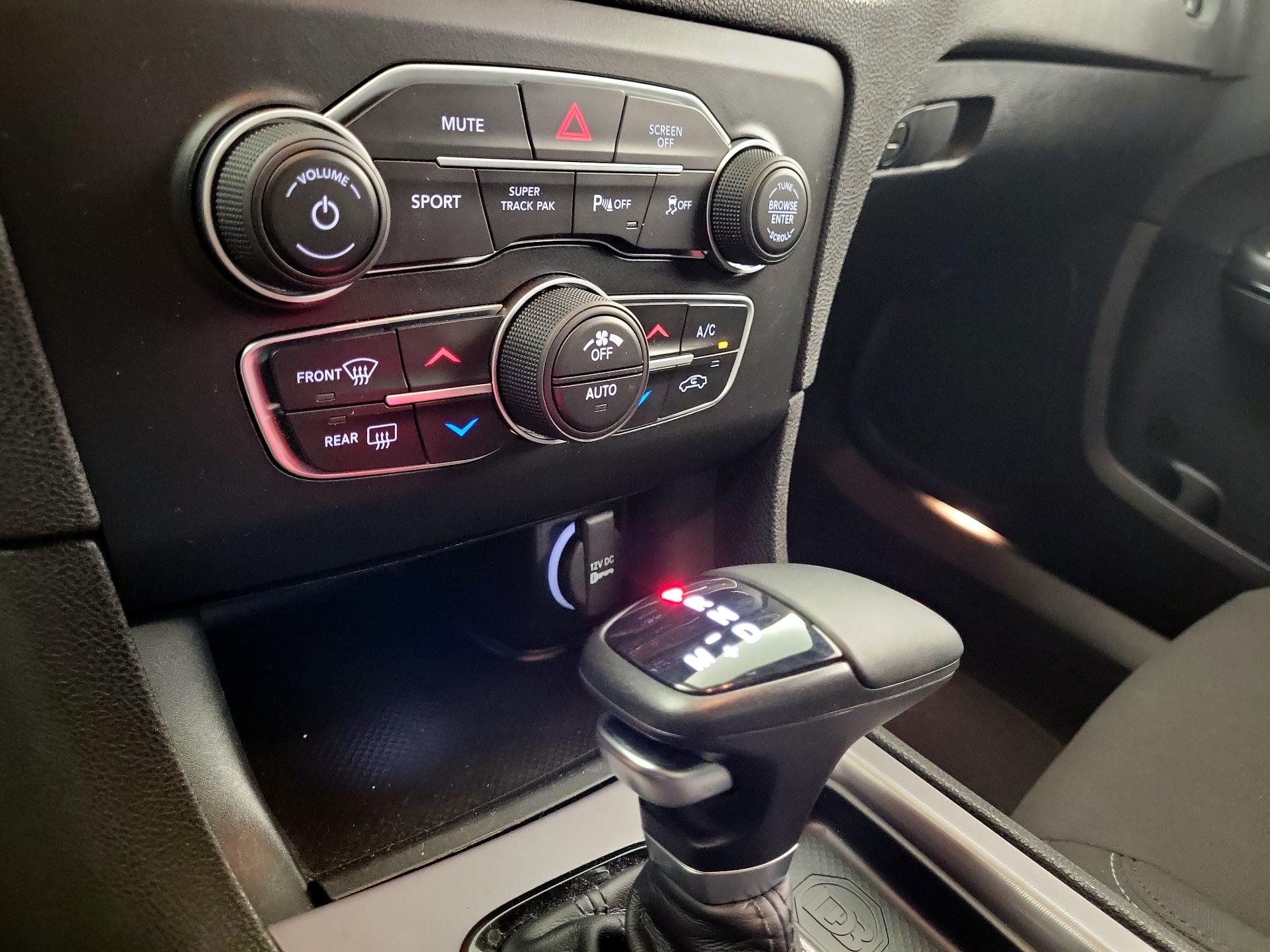 Thumbnail: 2022 Dodge Charger - 16